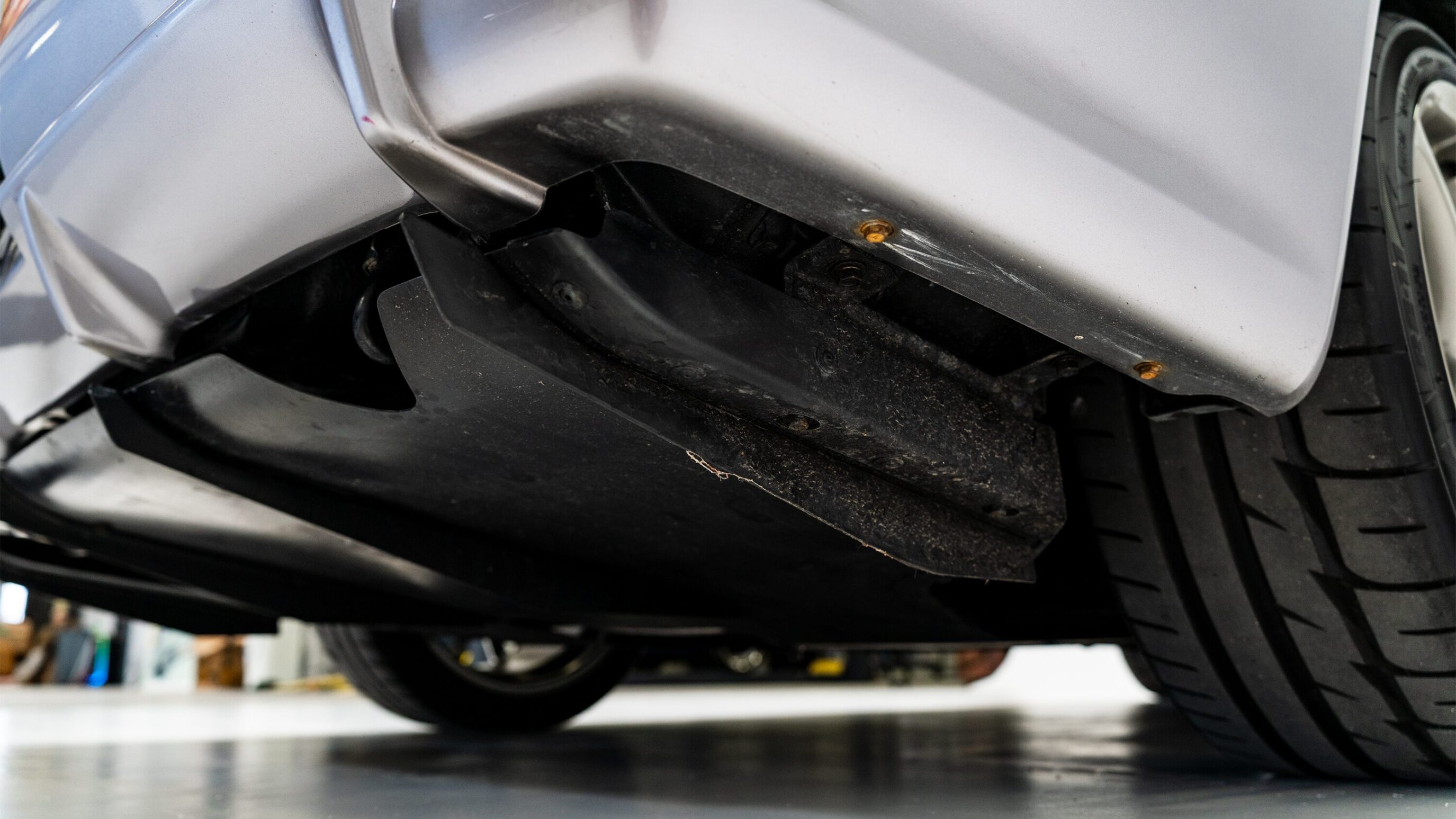 
								1999 Nissan Skyline GTR (BNR34) V-Spec Athlete Silver full									