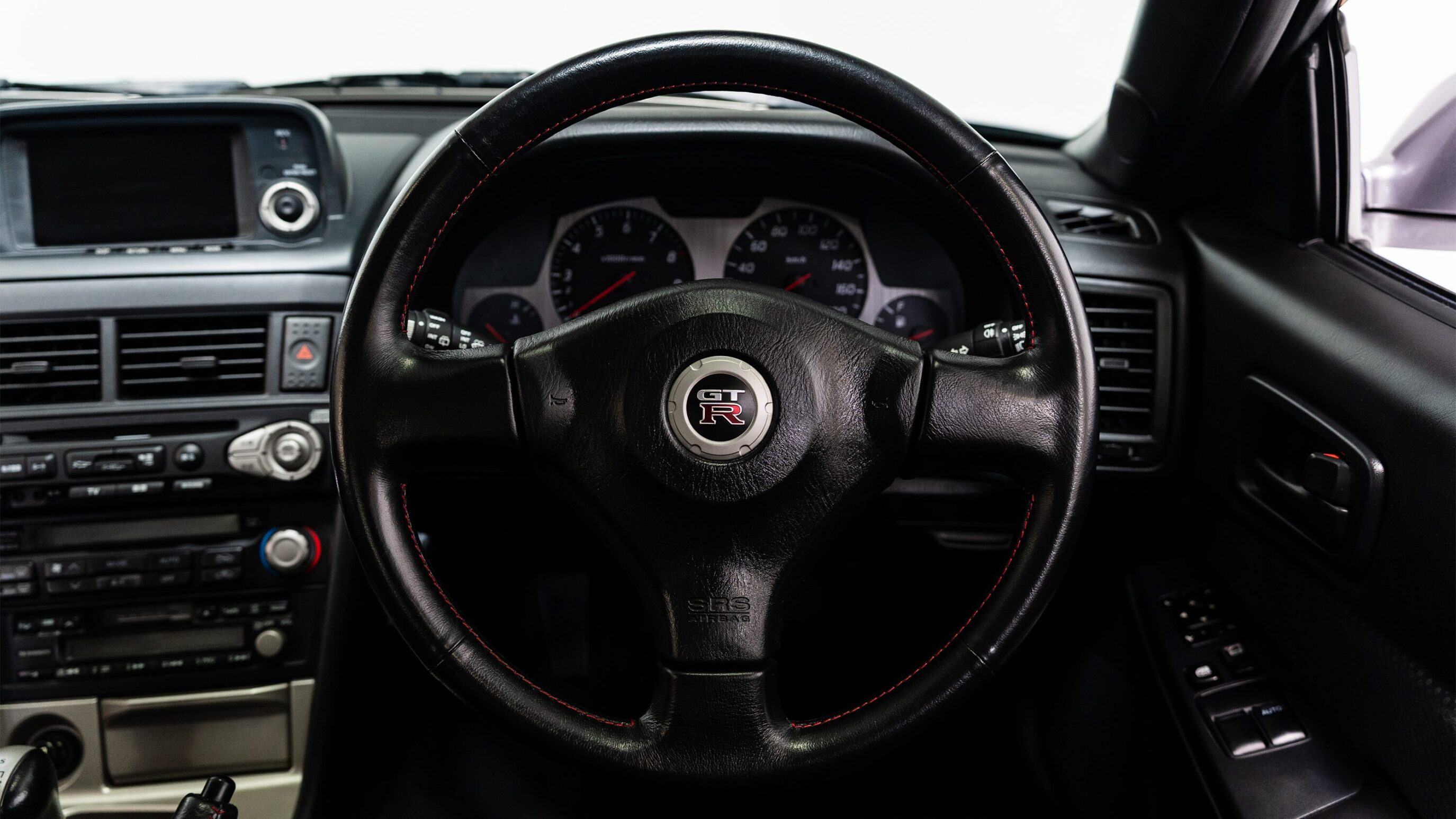 
								1999 Nissan Skyline GTR (BNR34) V-Spec Athlete Silver full									