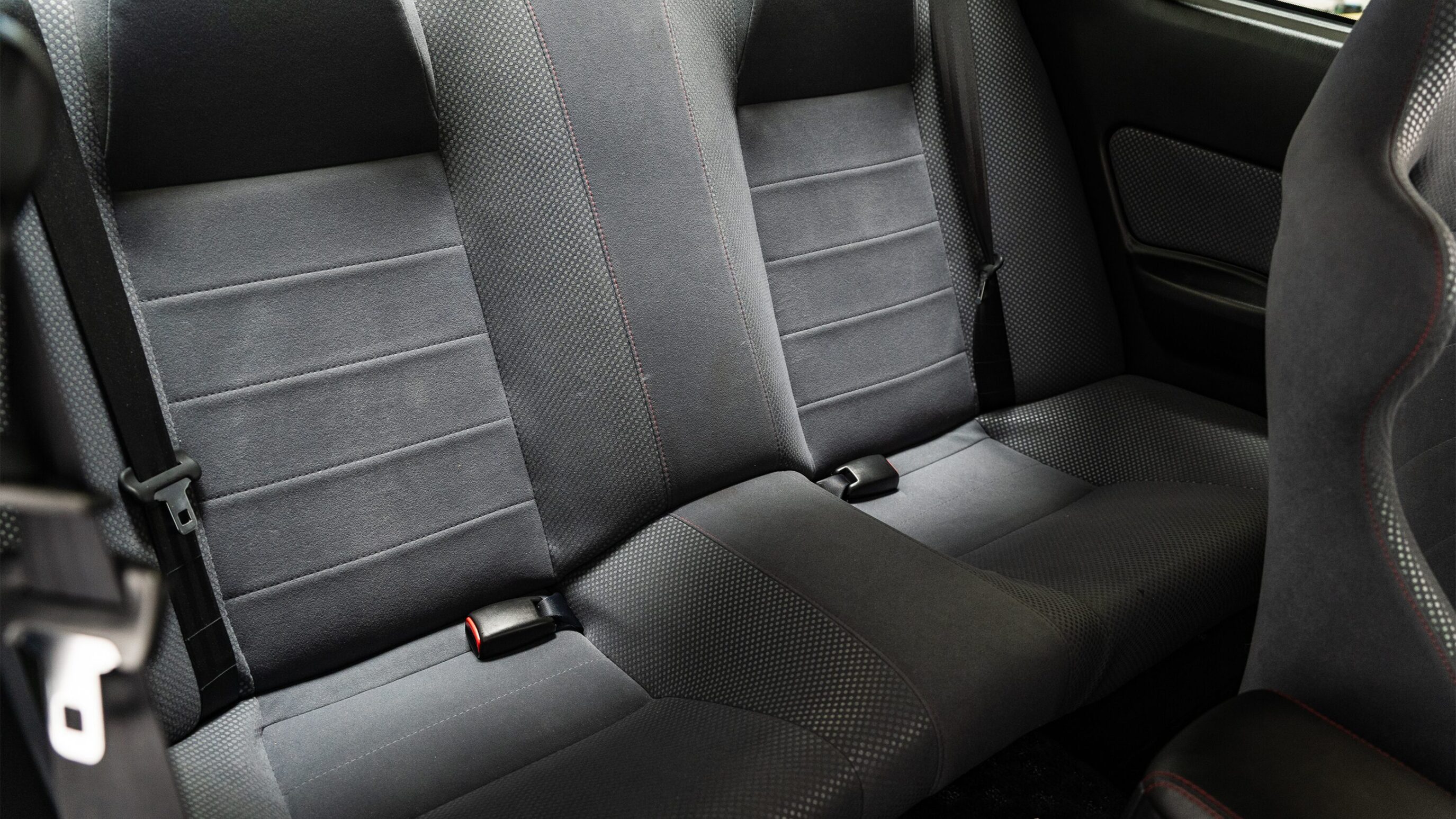 
								1999 Nissan Skyline GTR (BNR34) V-Spec Athlete Silver full									