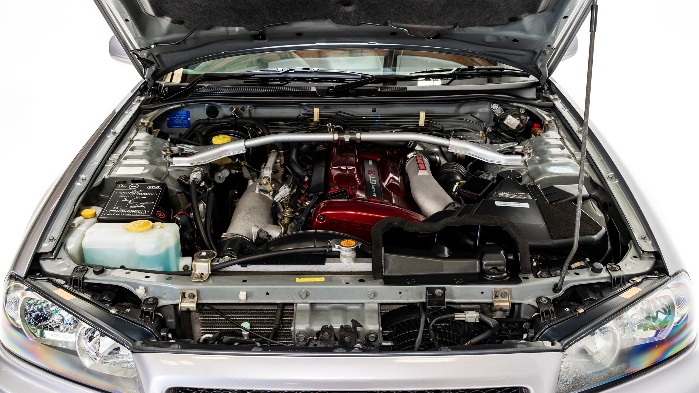 
								1999 Nissan Skyline GTR (BNR34) V-Spec Athlete Silver full									