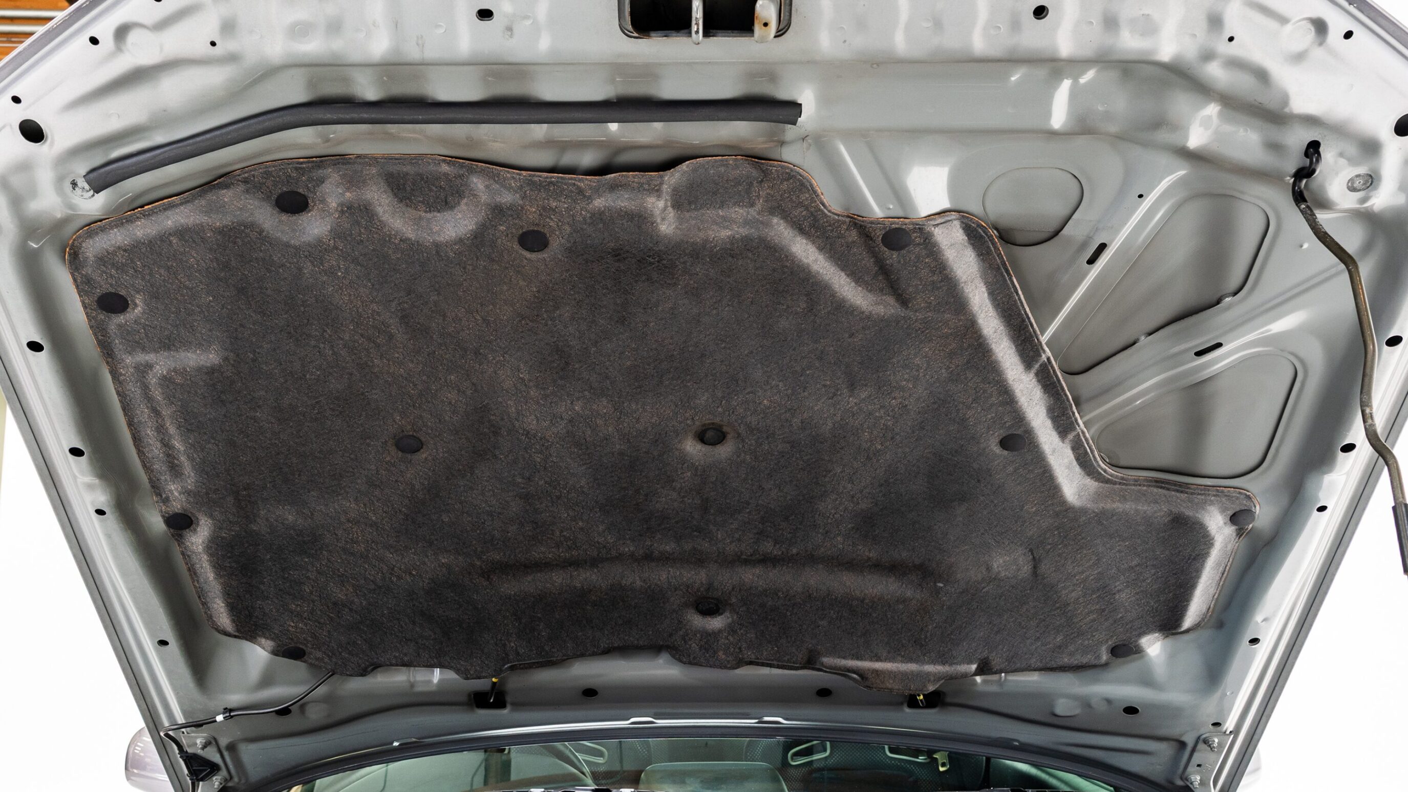 
								1999 Nissan Skyline GTR (BNR34) V-Spec Athlete Silver full									