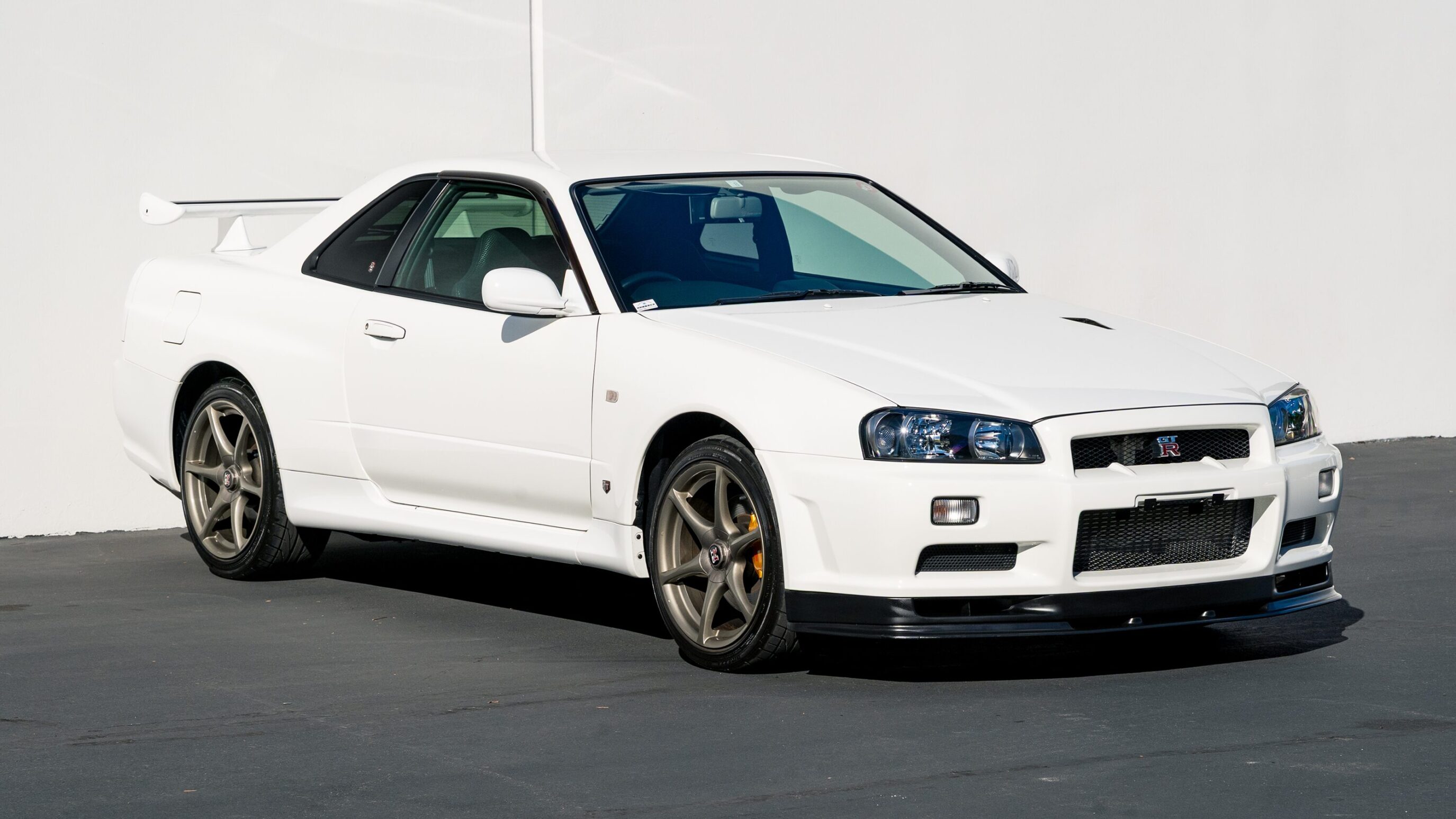 2000 Nissan Skyline GTR (BNR34) V-Spec II White