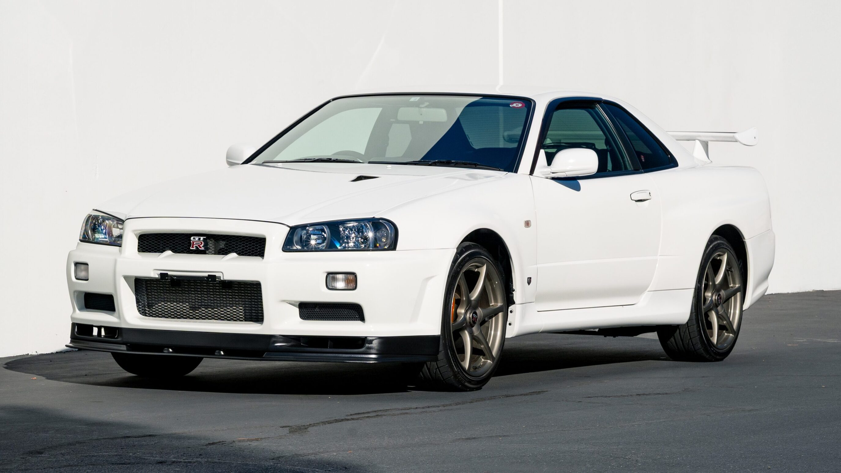 2000 Nissan Skyline GTR (BNR34) V-Spec II White