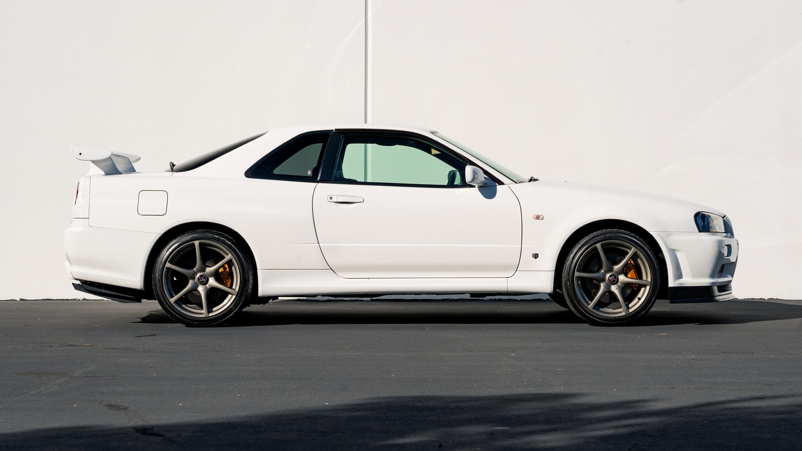 2000 Nissan Skyline GTR (BNR34) V-Spec II White