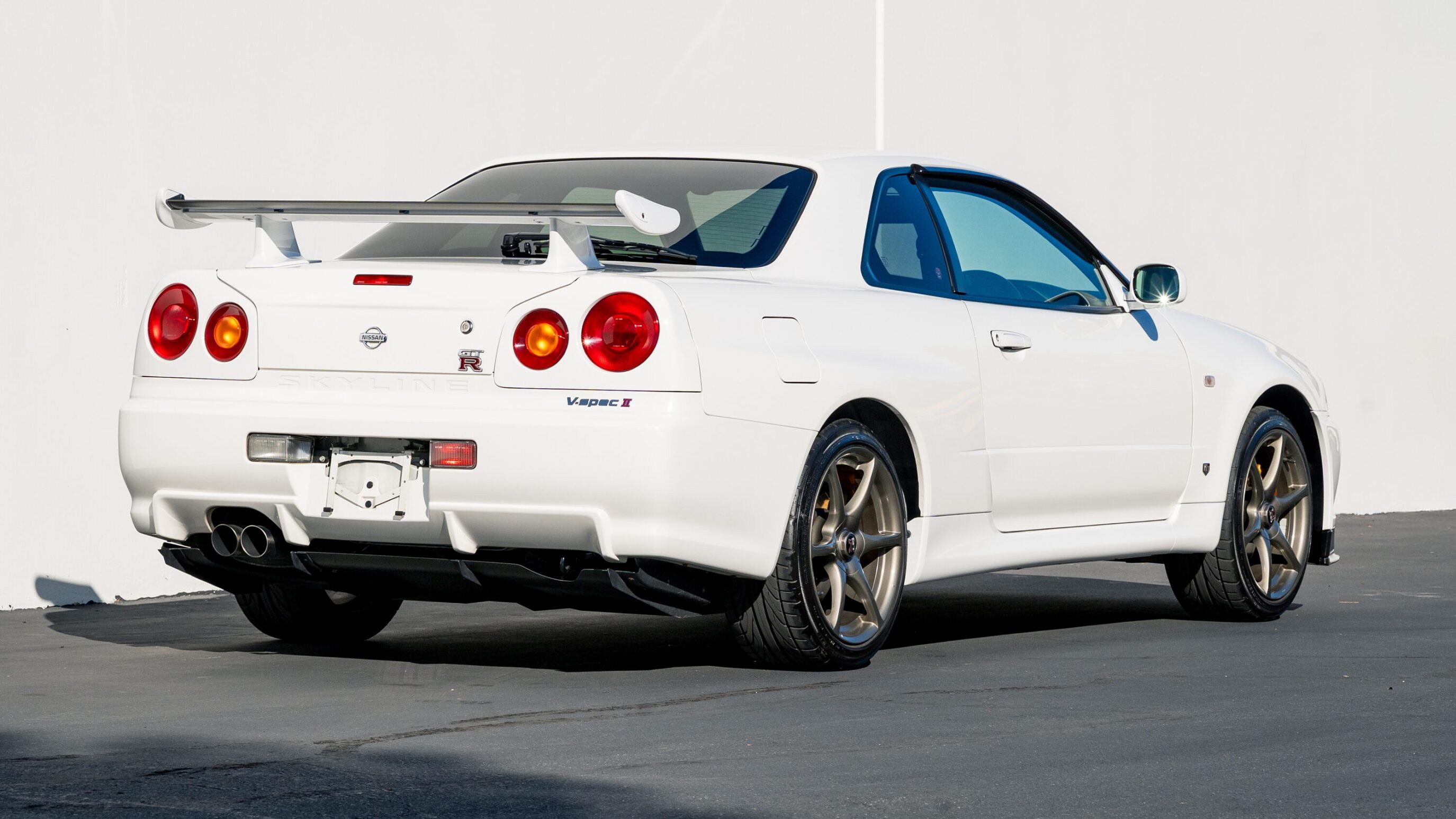
								2000 Nissan Skyline GTR (BNR34) V-Spec II White full									