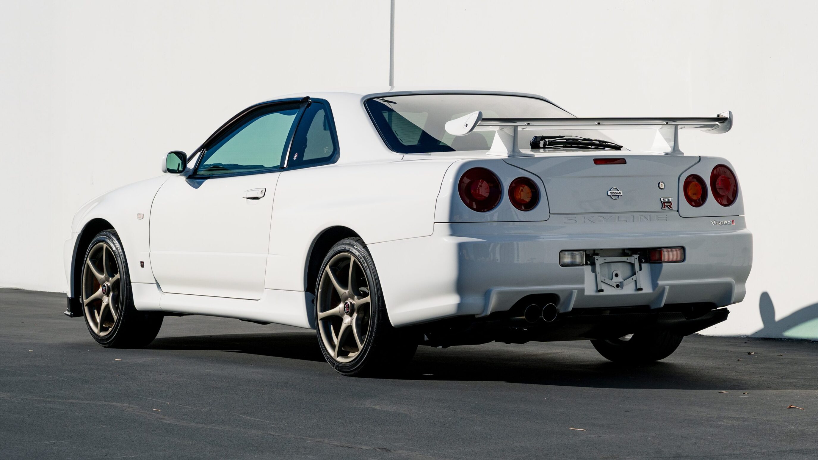 
								2000 Nissan Skyline GTR (BNR34) V-Spec II White full									