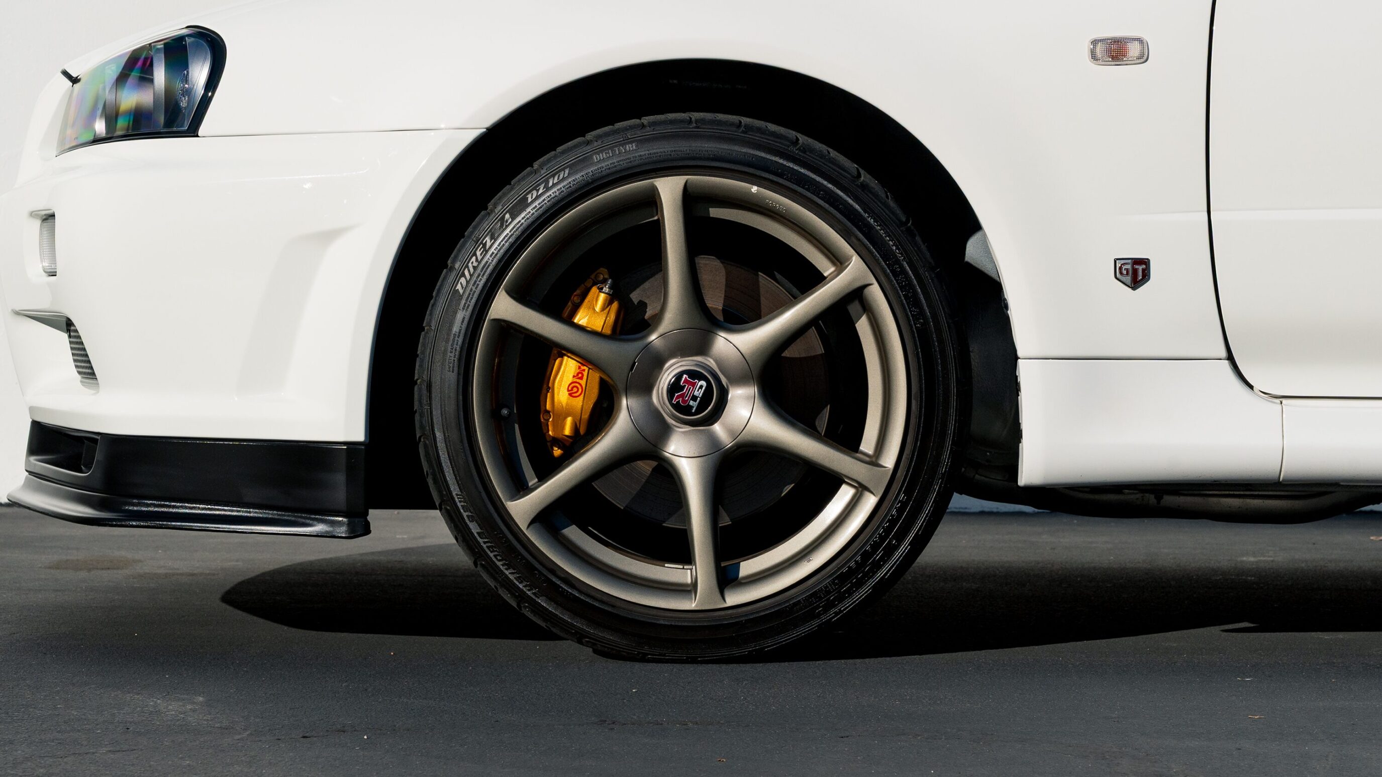 
								2000 Nissan Skyline GTR (BNR34) V-Spec II White full									