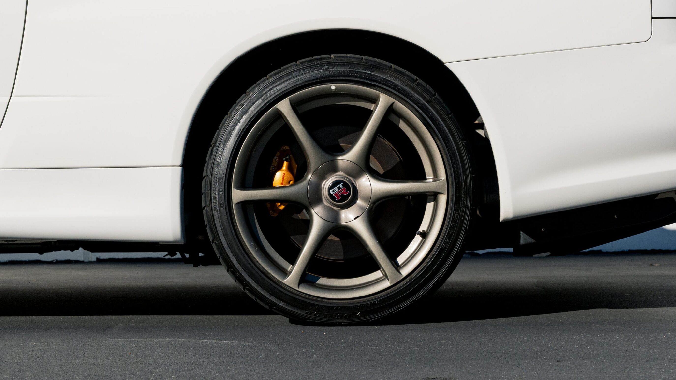 
								2000 Nissan Skyline GTR (BNR34) V-Spec II White full									