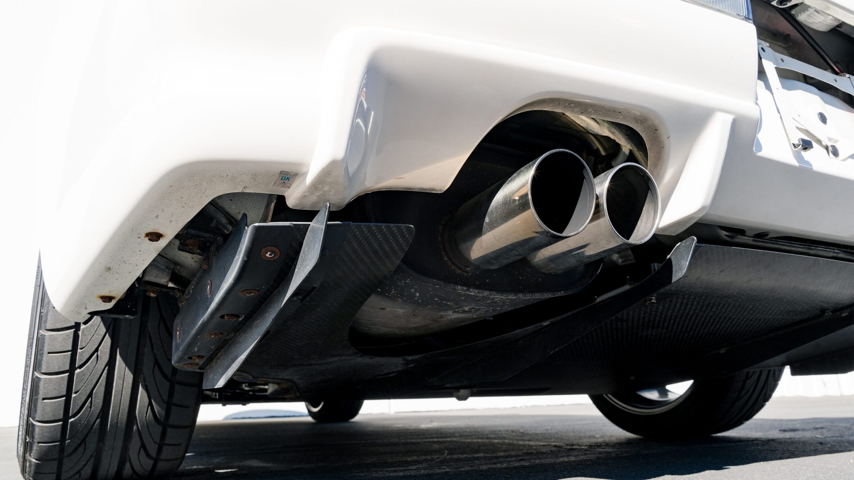 
								2000 Nissan Skyline GTR (BNR34) V-Spec II White full									