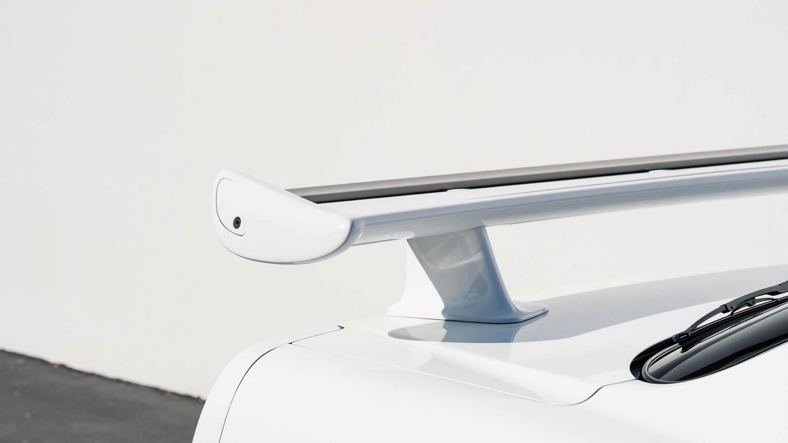 
								2000 Nissan Skyline GTR (BNR34) V-Spec II White full									