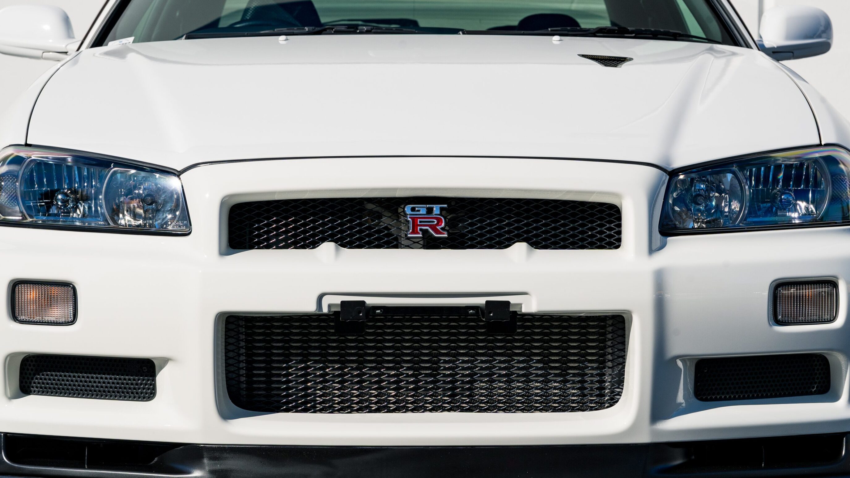 
								2000 Nissan Skyline GTR (BNR34) V-Spec II White full									