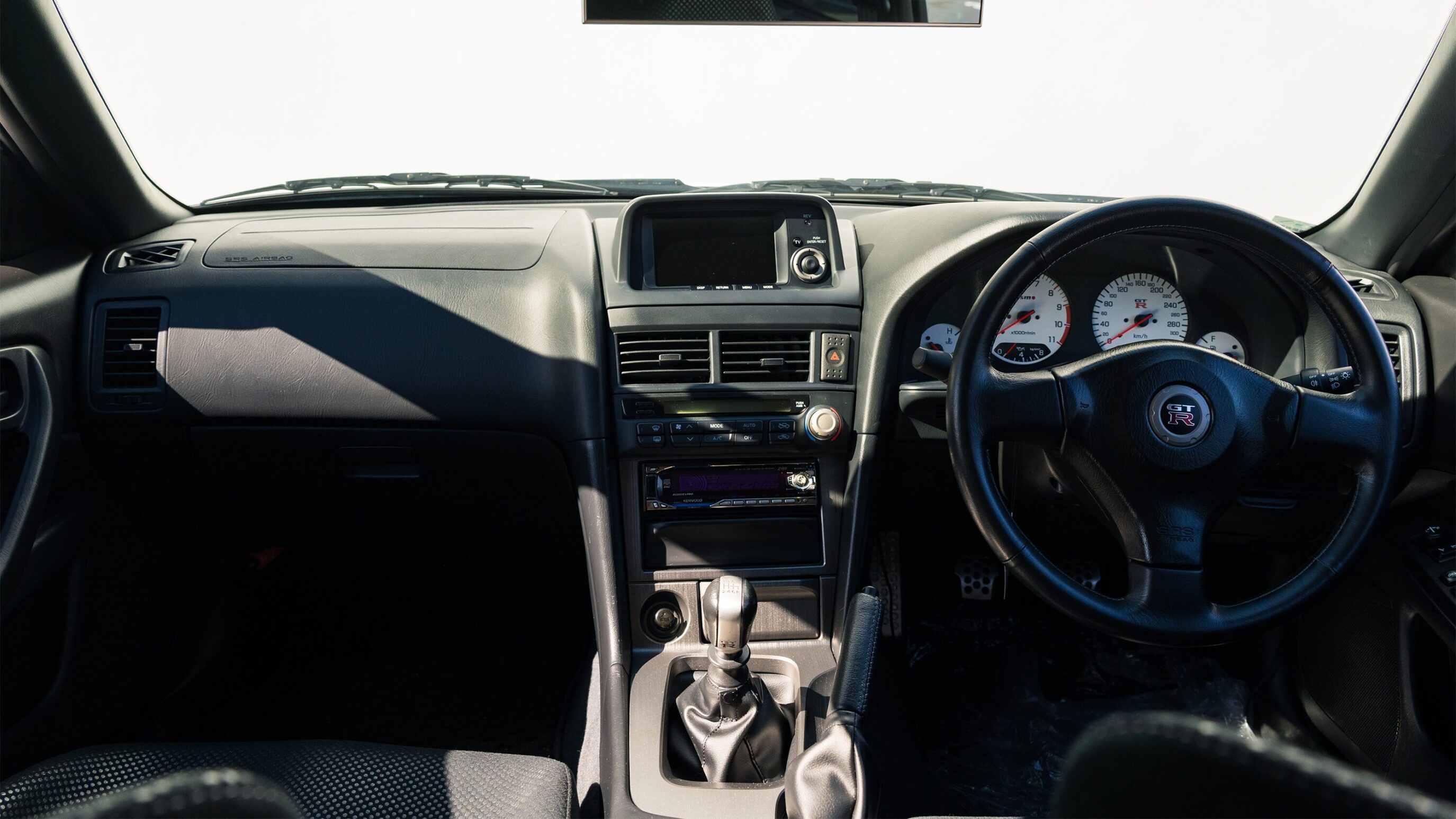 
								2000 Nissan Skyline GTR (BNR34) V-Spec II White full									