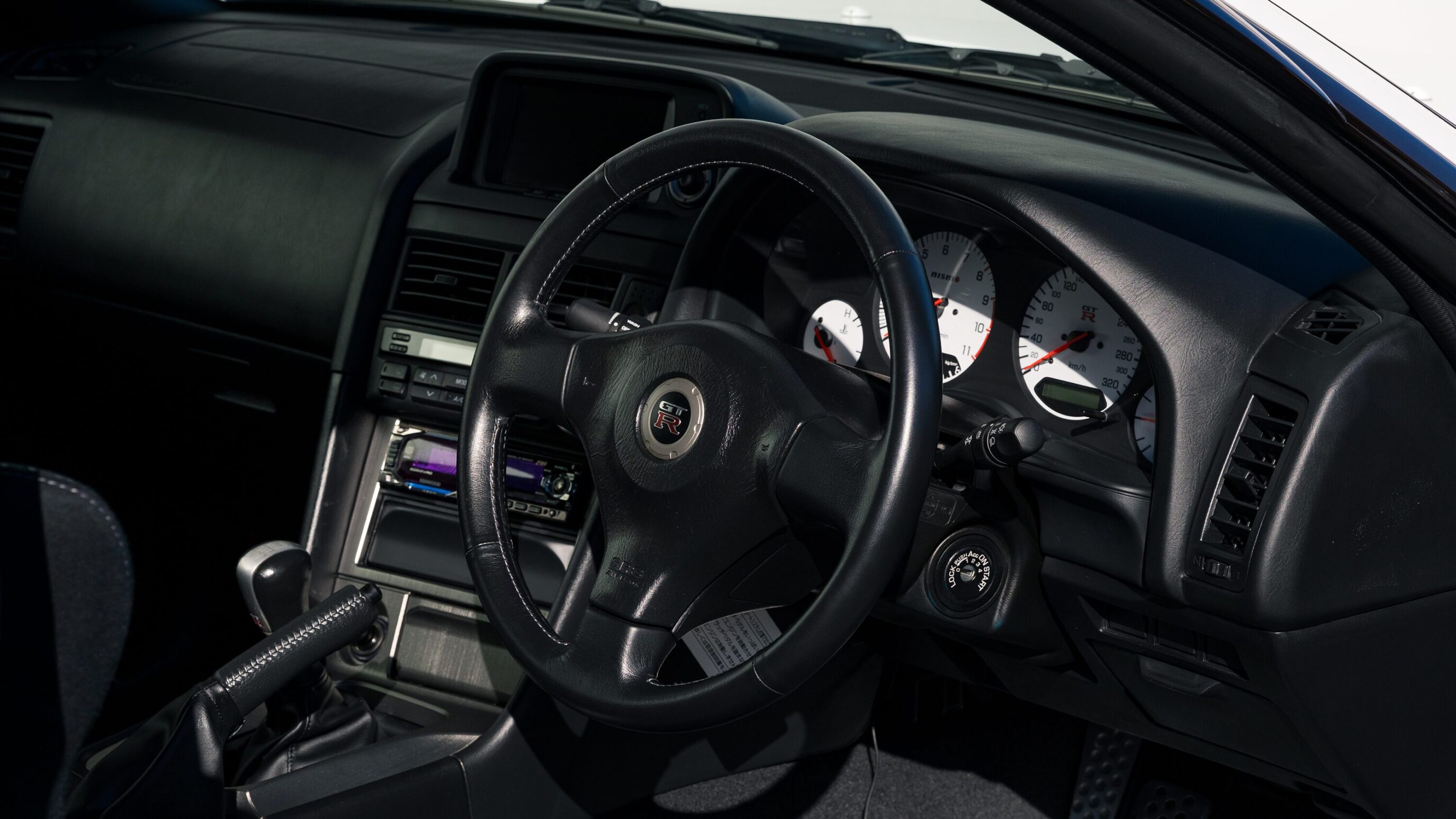 
								2000 Nissan Skyline GTR (BNR34) V-Spec II White full									