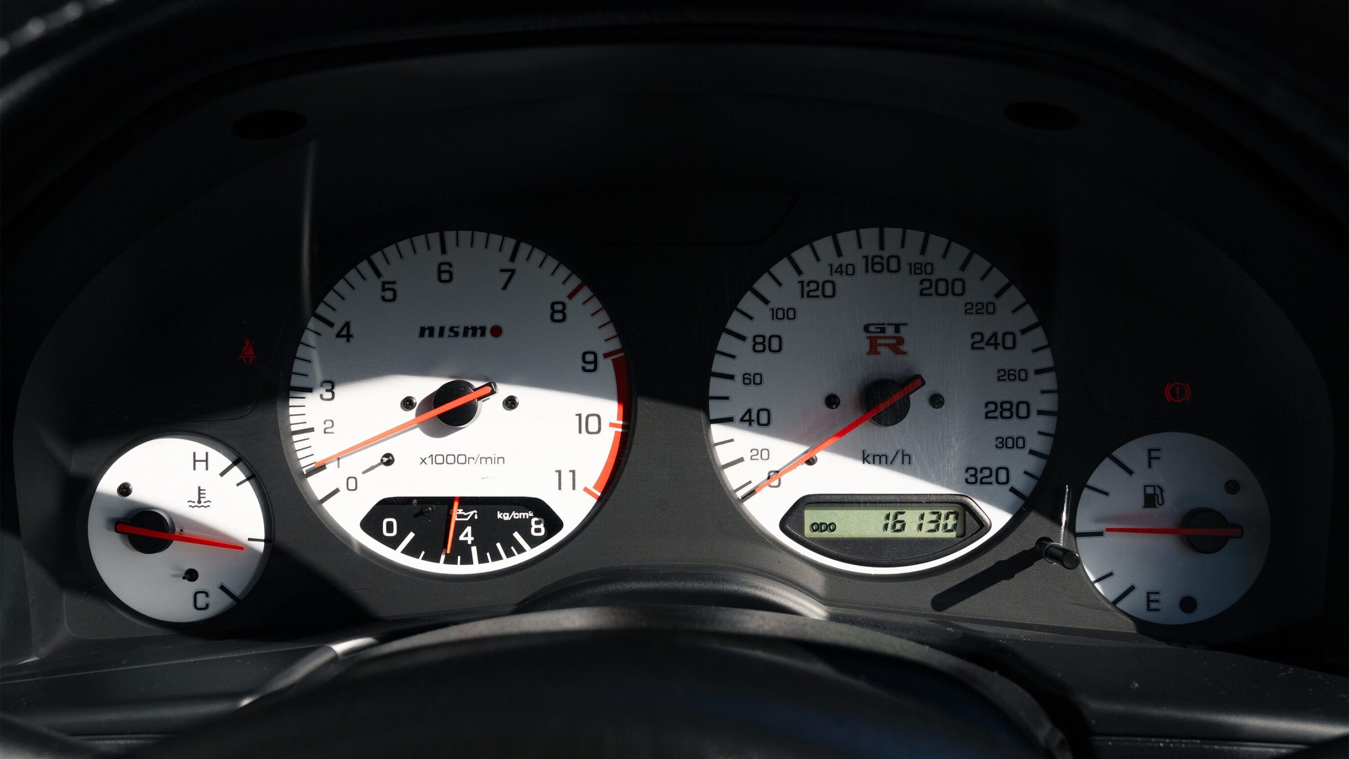 
								2000 Nissan Skyline GTR (BNR34) V-Spec II White full									