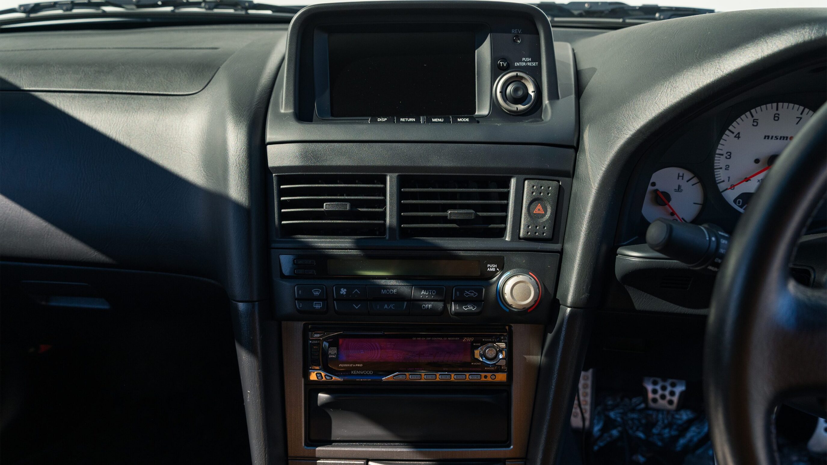 
								2000 Nissan Skyline GTR (BNR34) V-Spec II White full									