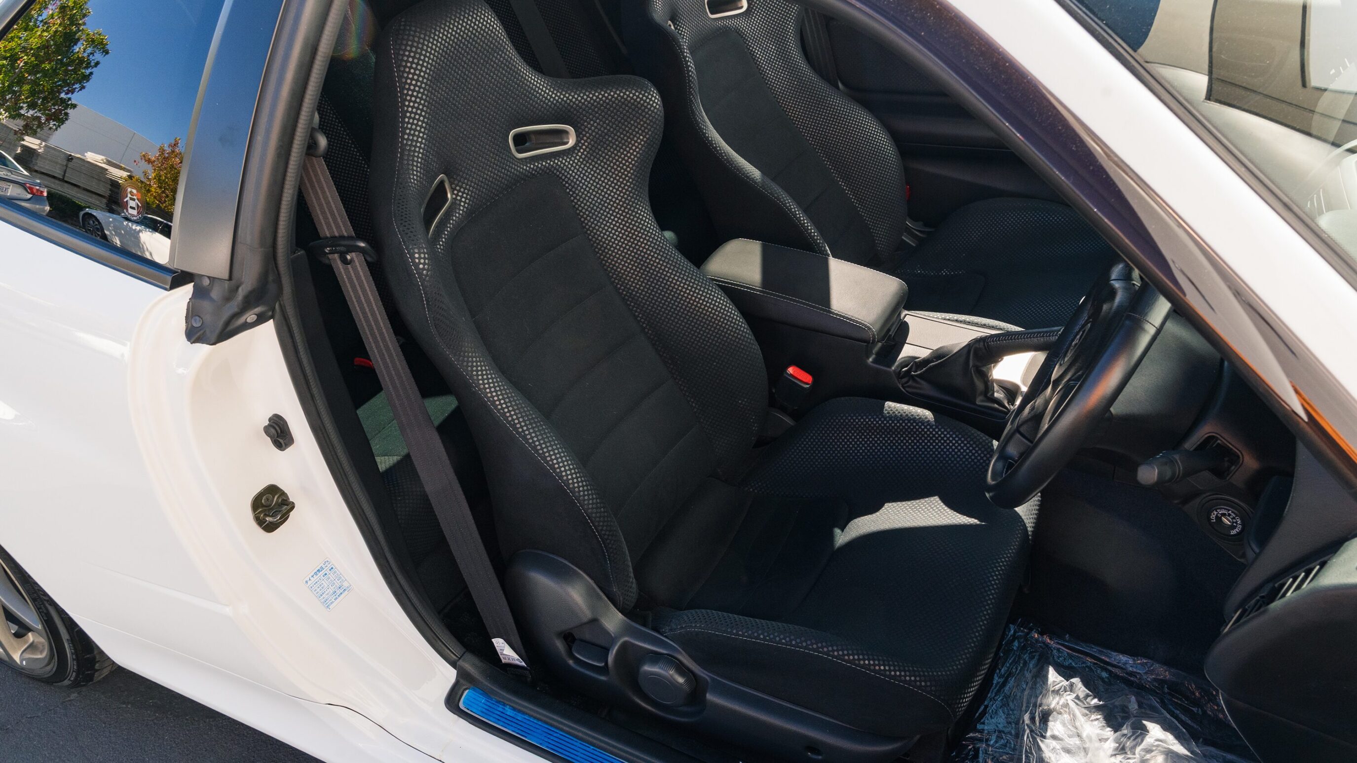 
								2000 Nissan Skyline GTR (BNR34) V-Spec II White full									