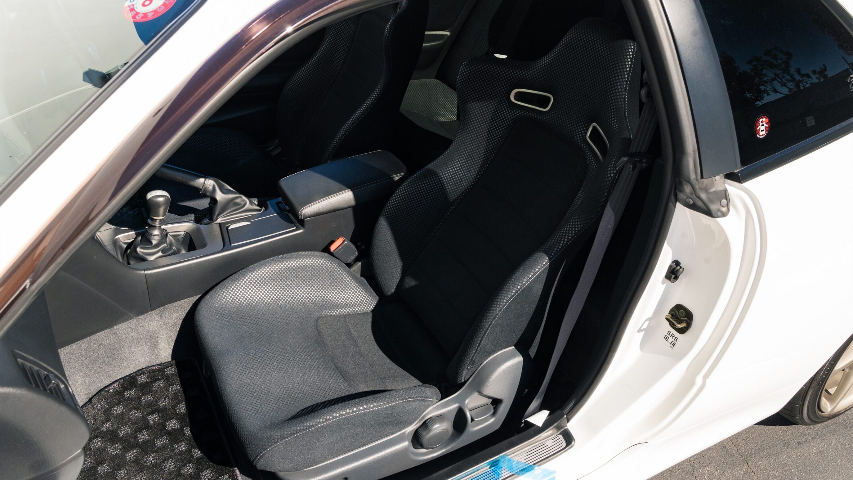 
								2000 Nissan Skyline GTR (BNR34) V-Spec II White full									