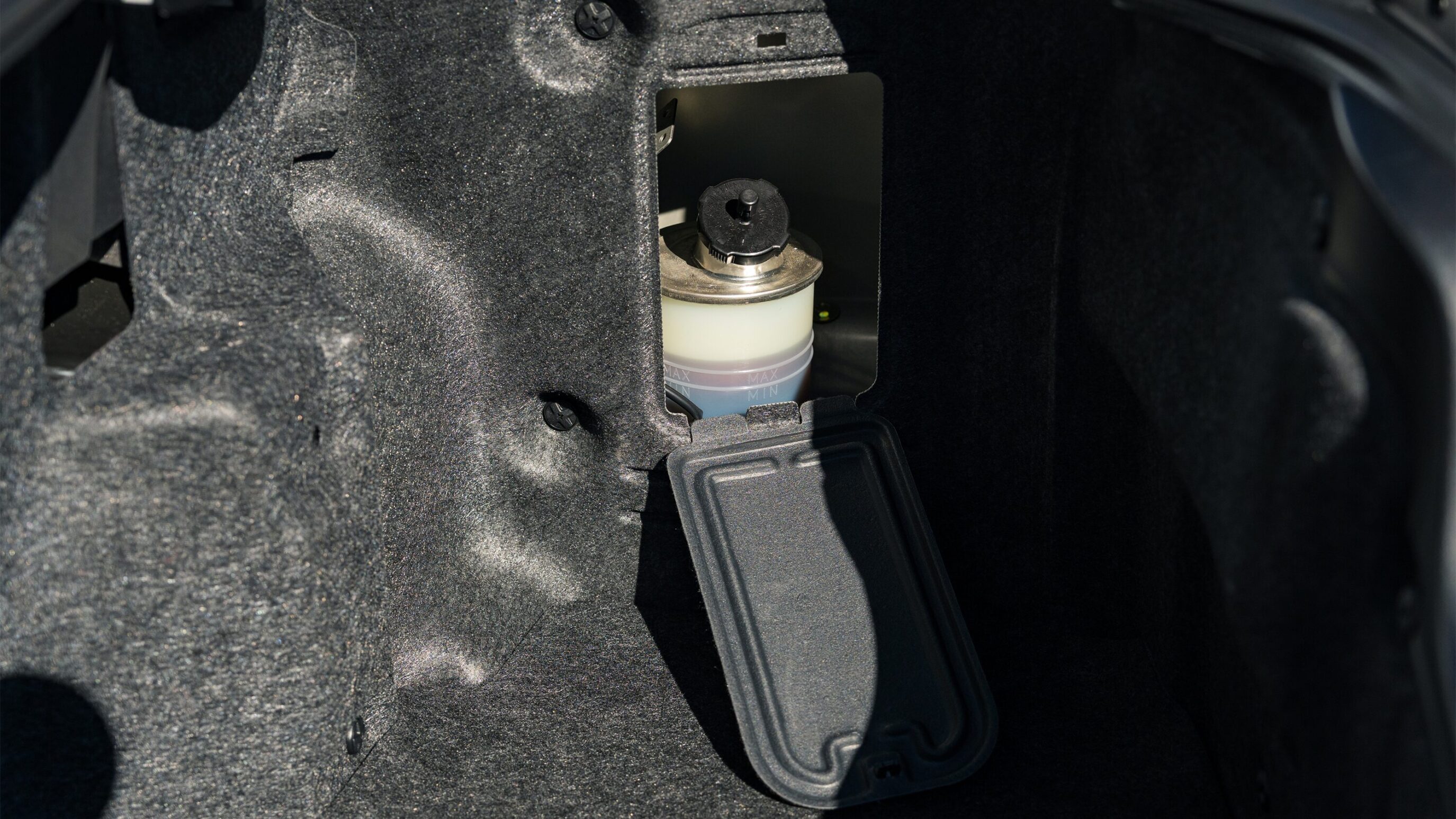 
								2000 Nissan Skyline GTR (BNR34) V-Spec II White full									