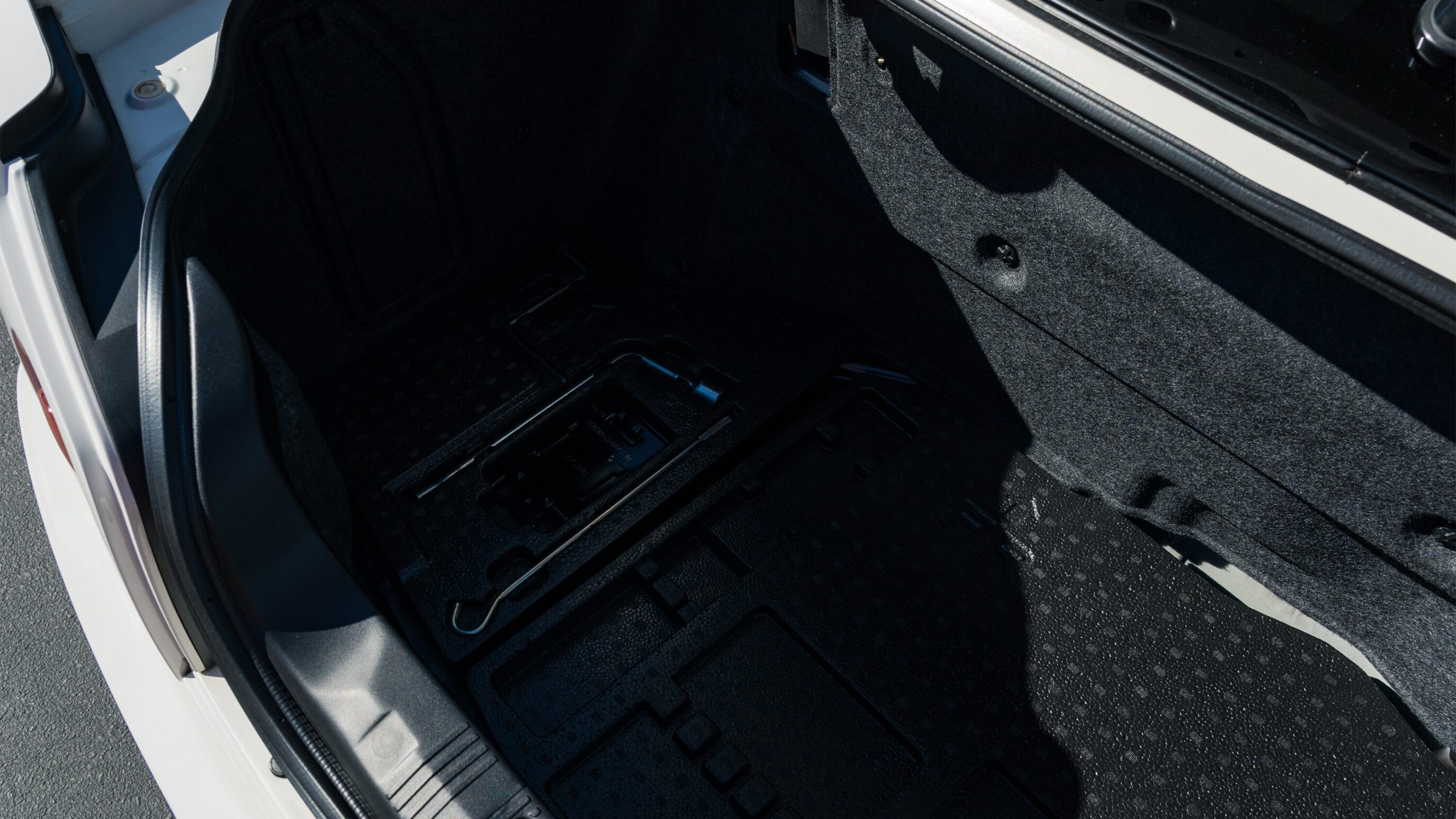 
								2000 Nissan Skyline GTR (BNR34) V-Spec II White full									