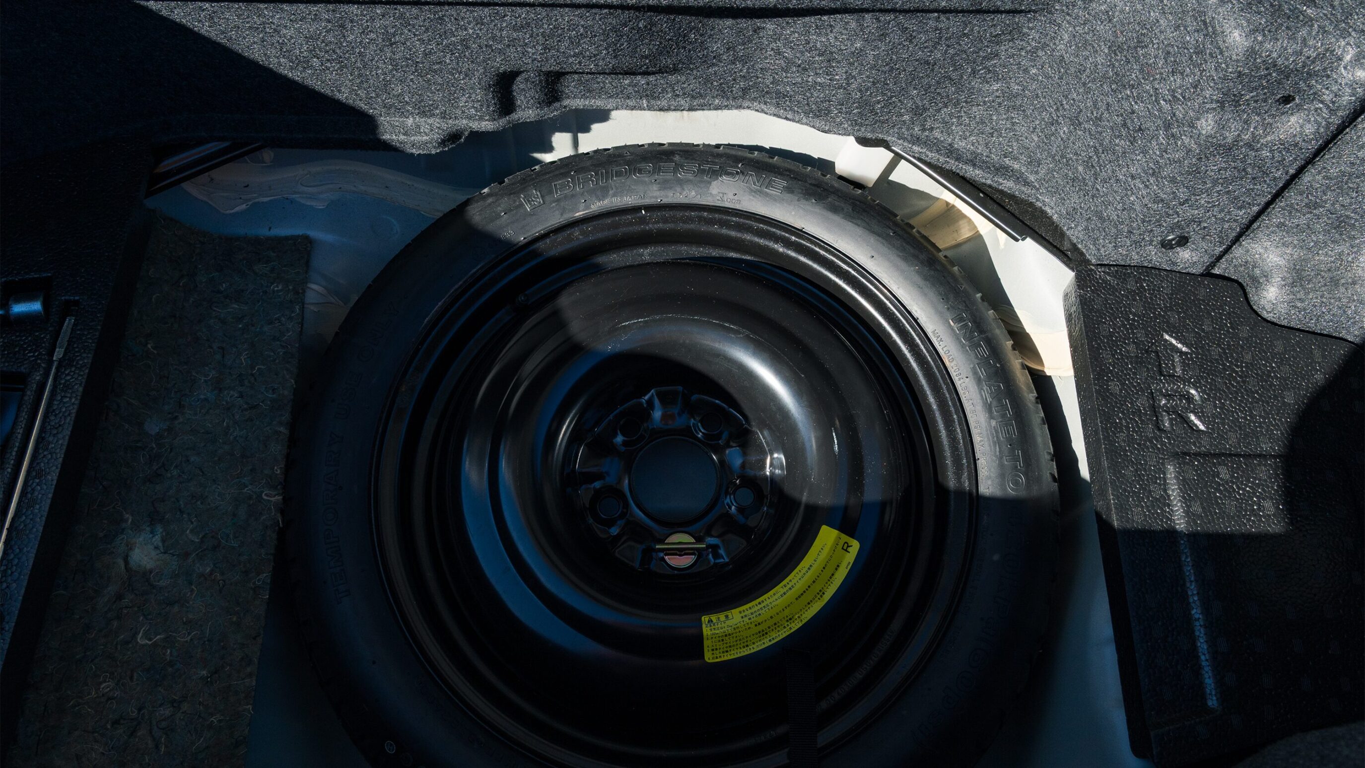 
								2000 Nissan Skyline GTR (BNR34) V-Spec II White full									