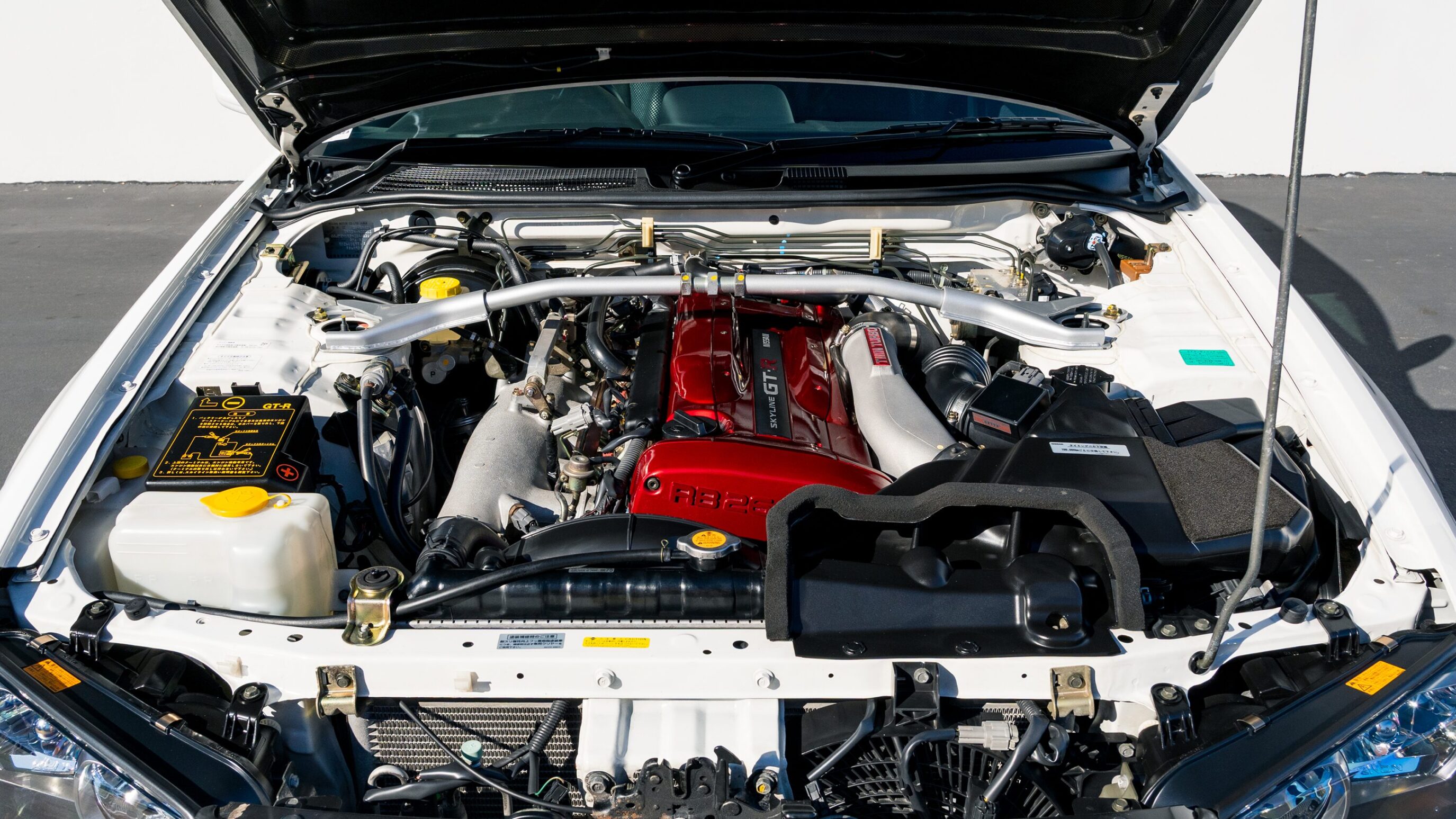 
								2000 Nissan Skyline GTR (BNR34) V-Spec II White full									