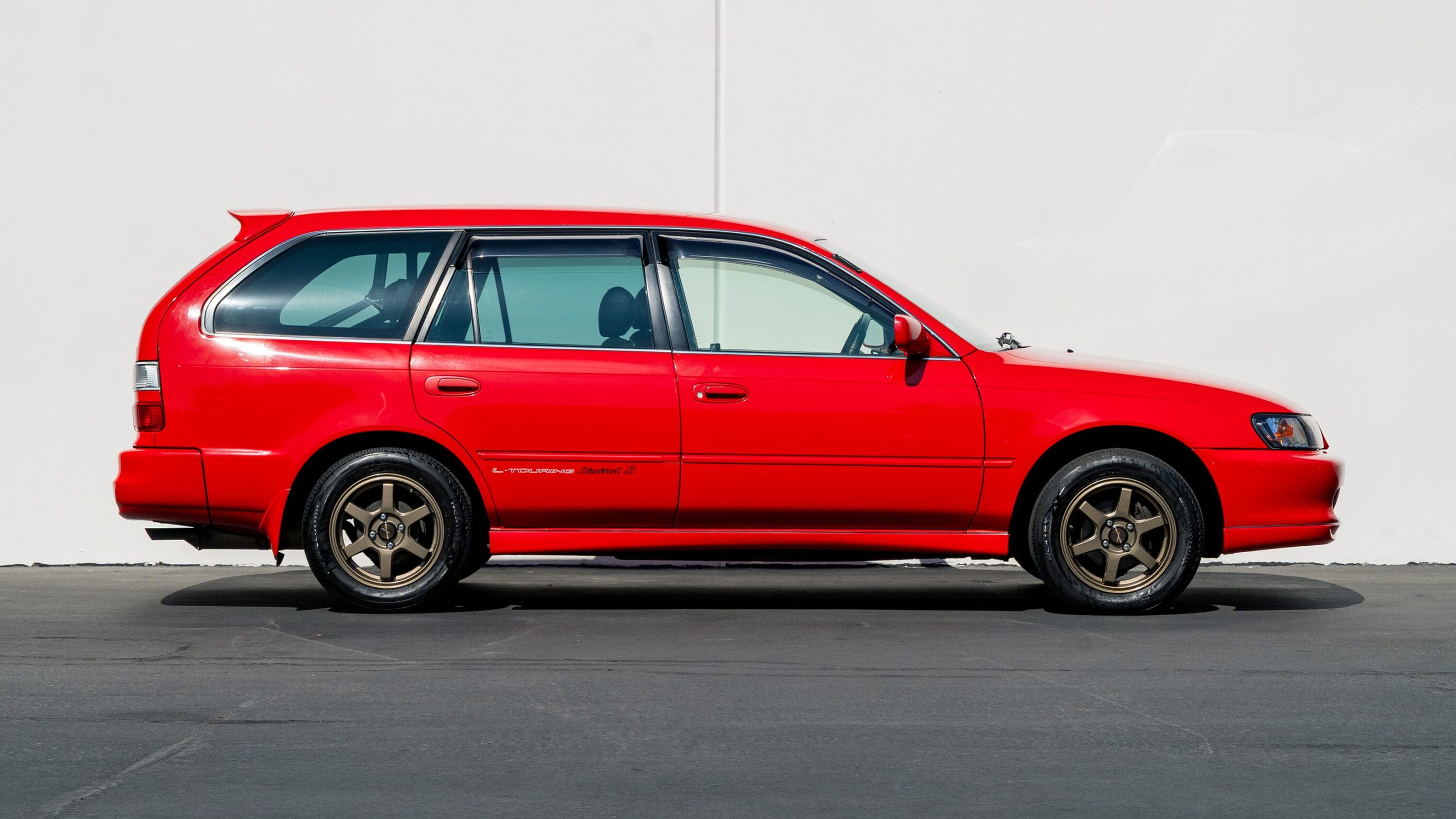 
								2000 Toyota Corolla Wagon Touring full									
