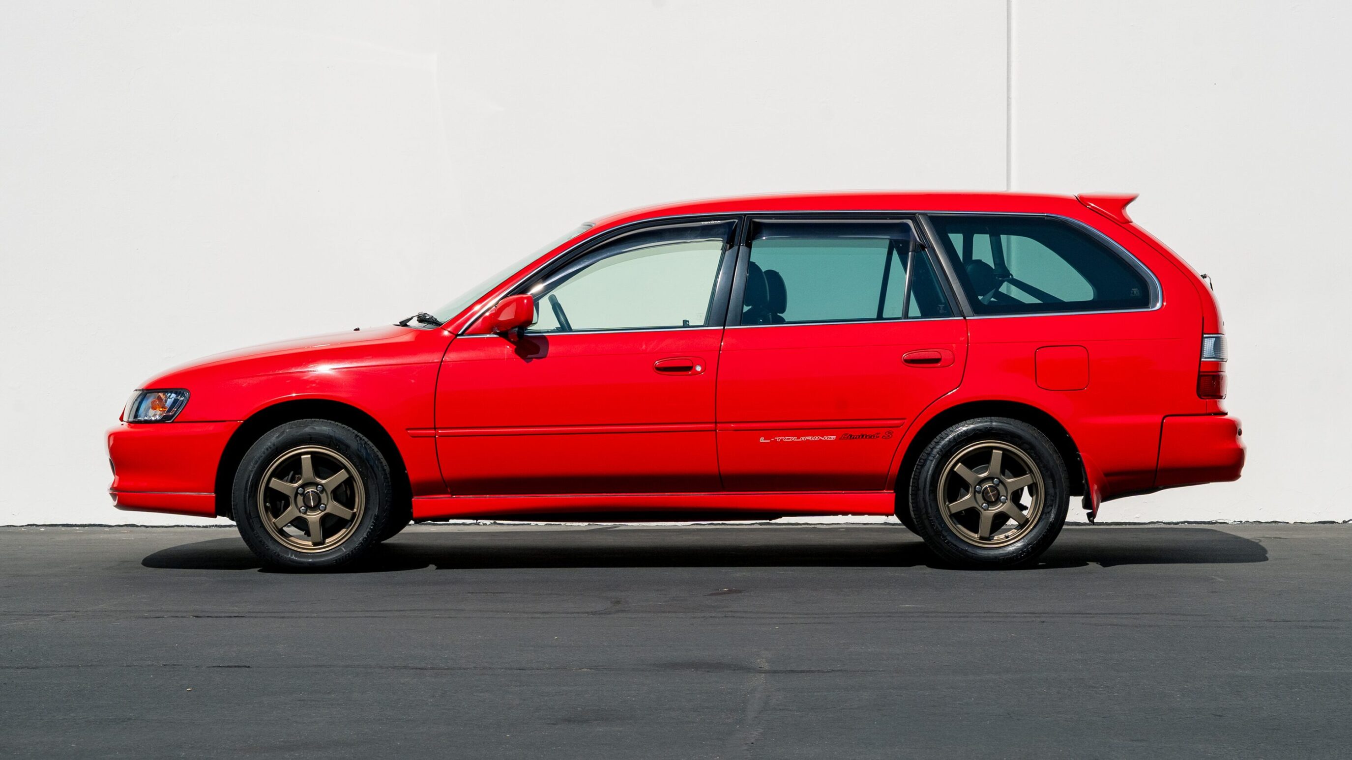 
								2000 Toyota Corolla Wagon Touring full									