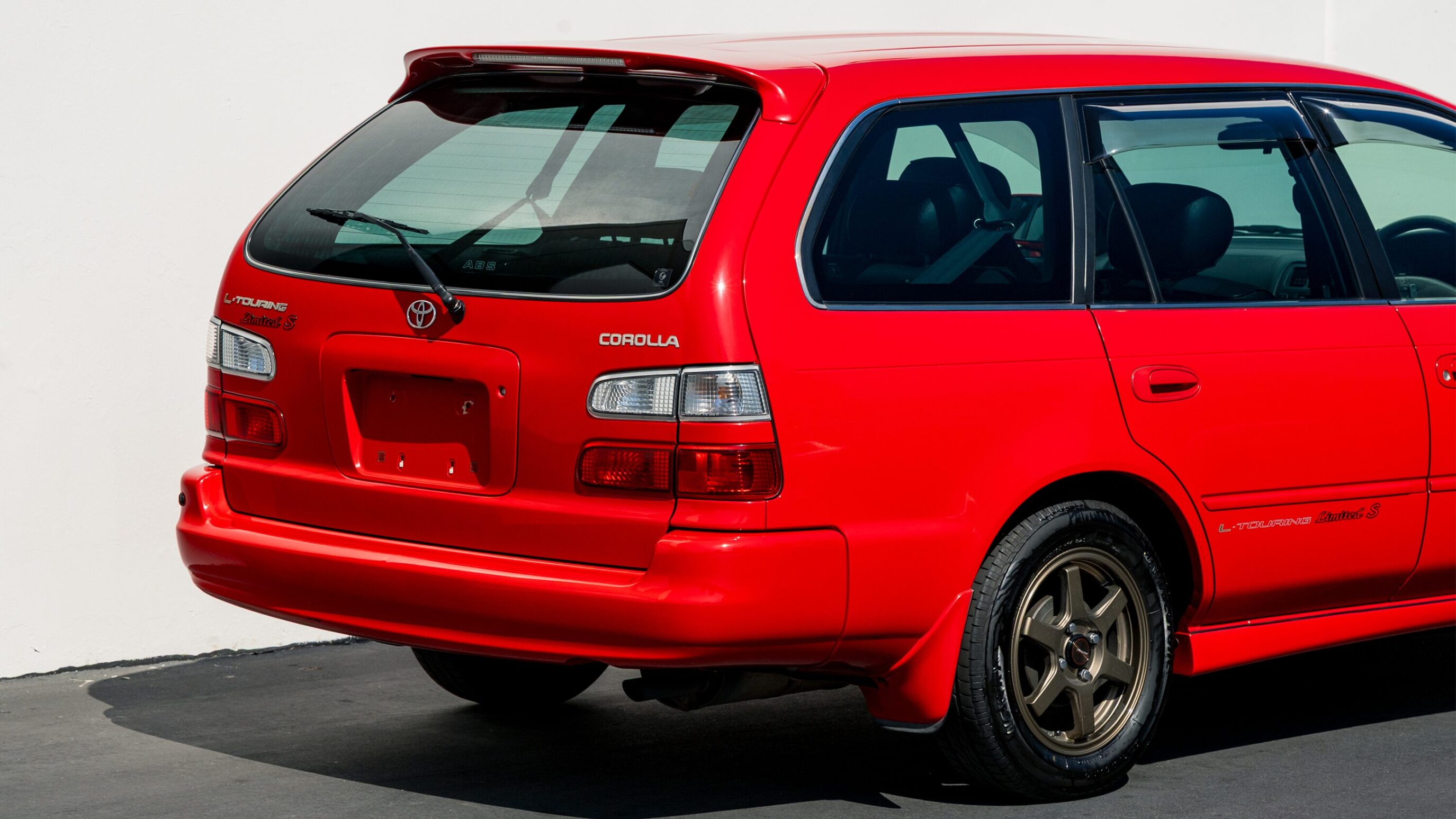 
								2000 Toyota Corolla Wagon Touring full									