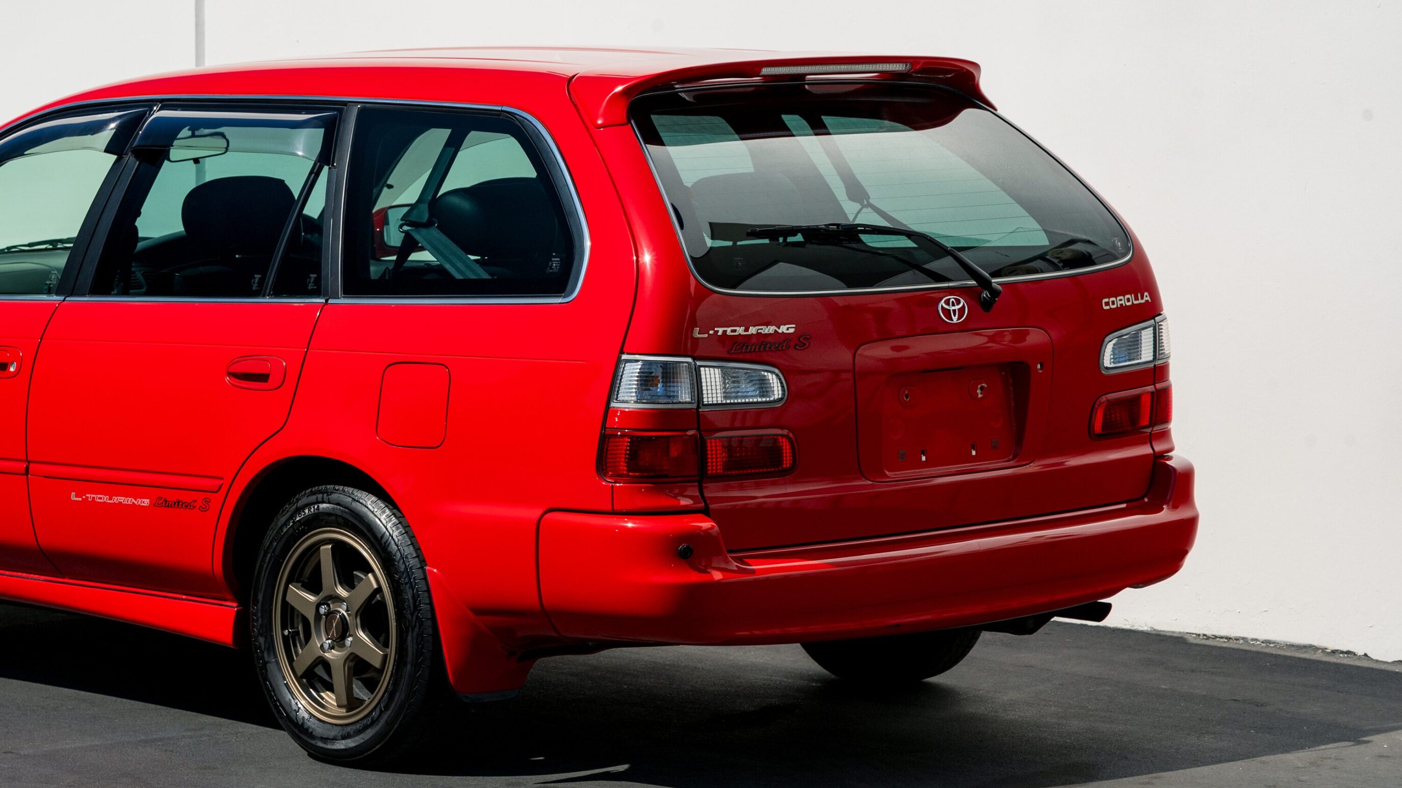 
								2000 Toyota Corolla Wagon Touring full									