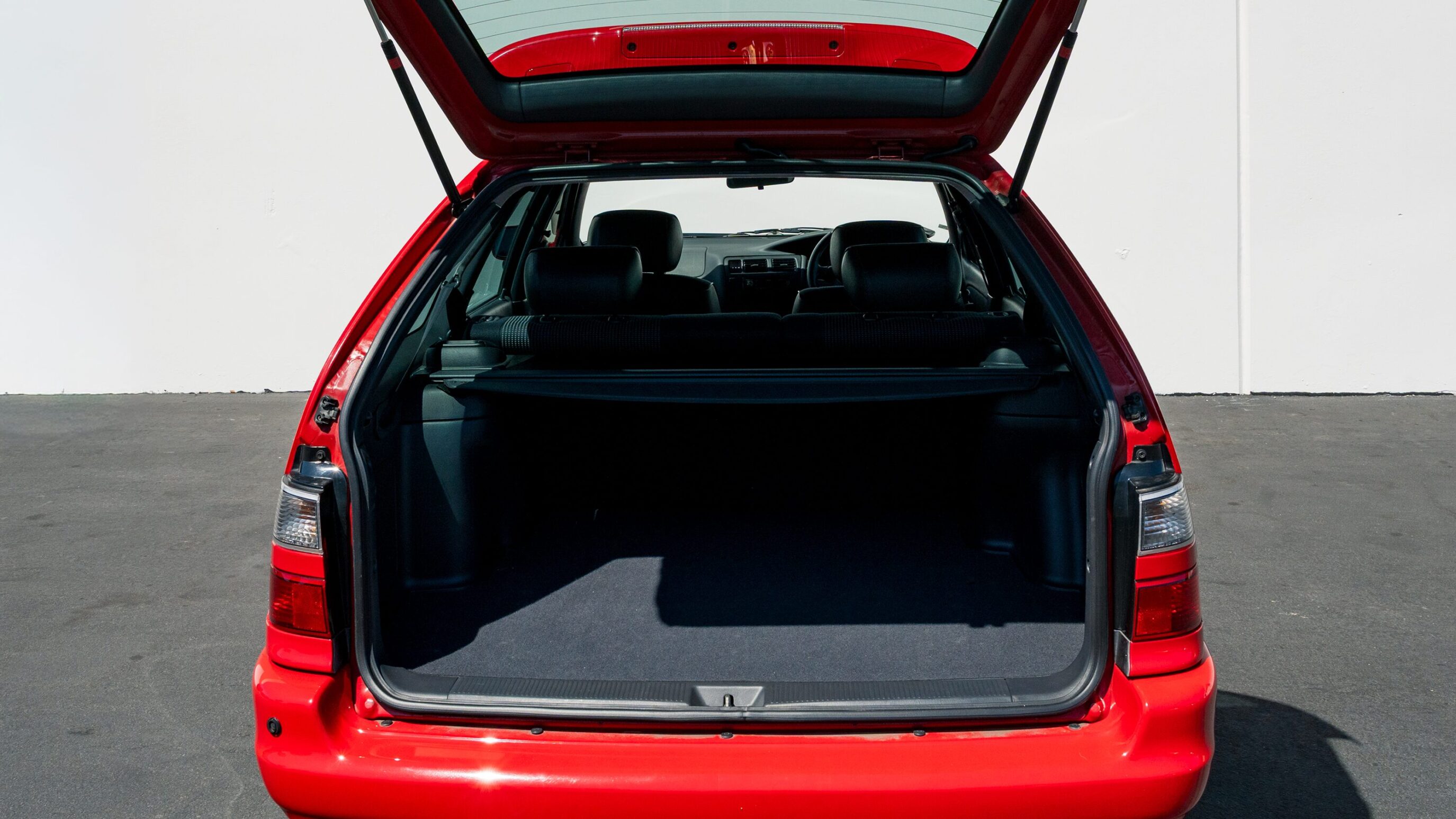 
								2000 Toyota Corolla Wagon Touring full									