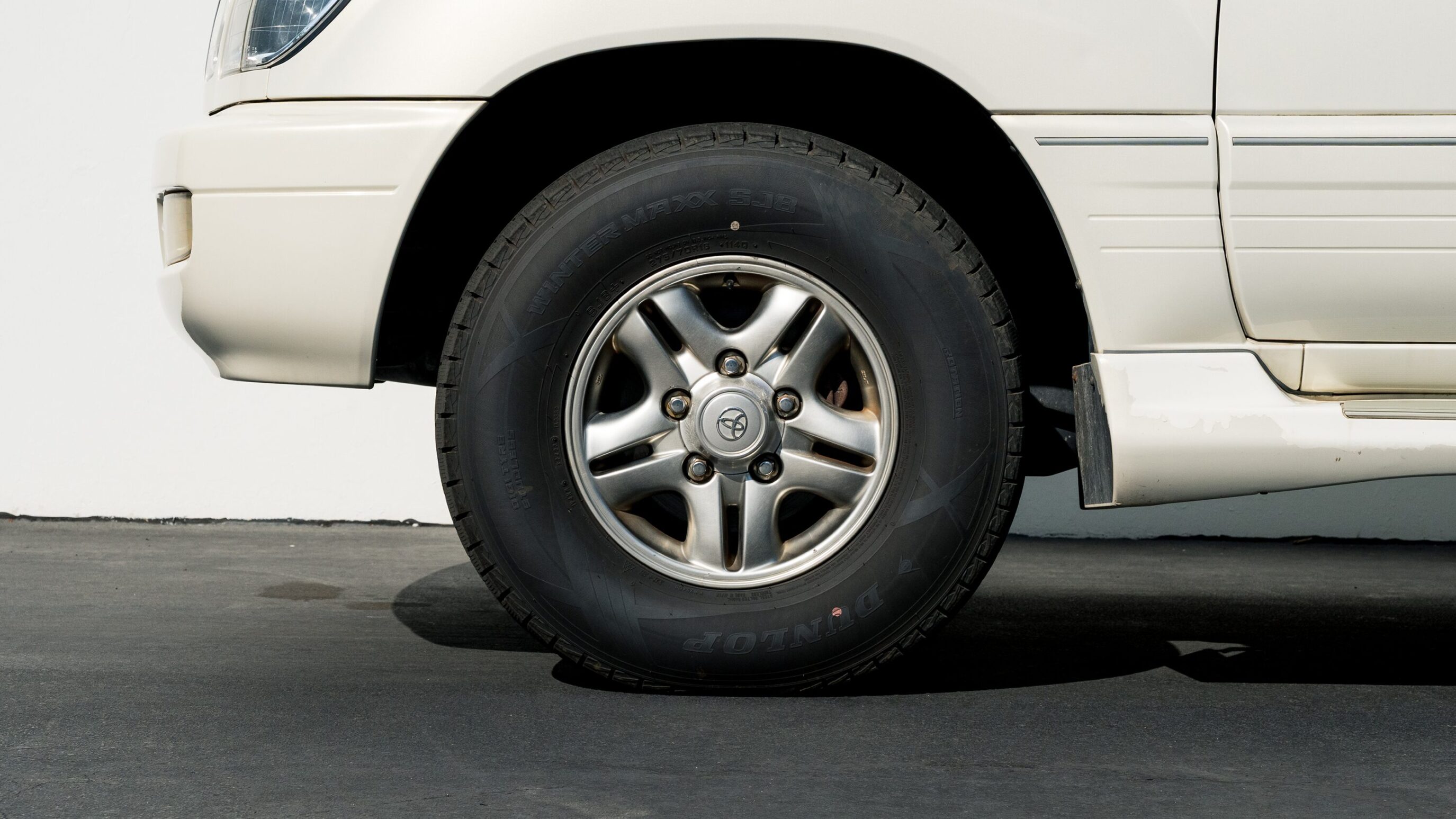 
								Toyota Land Cruiser Cygnus full									