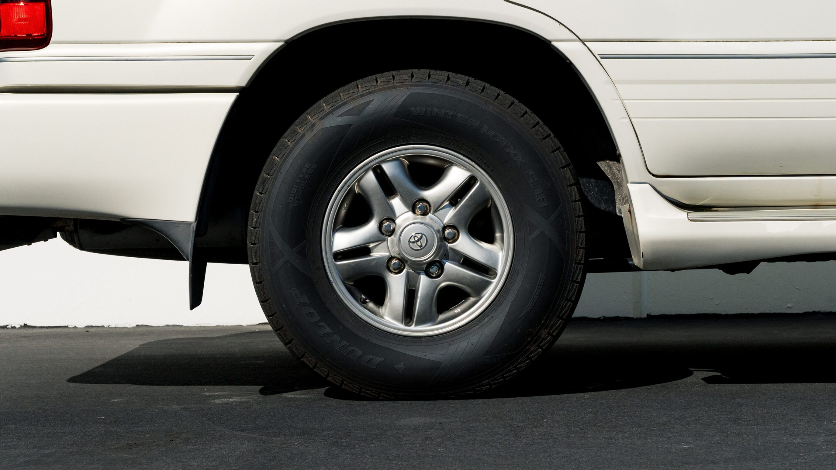 
								Toyota Land Cruiser Cygnus full									