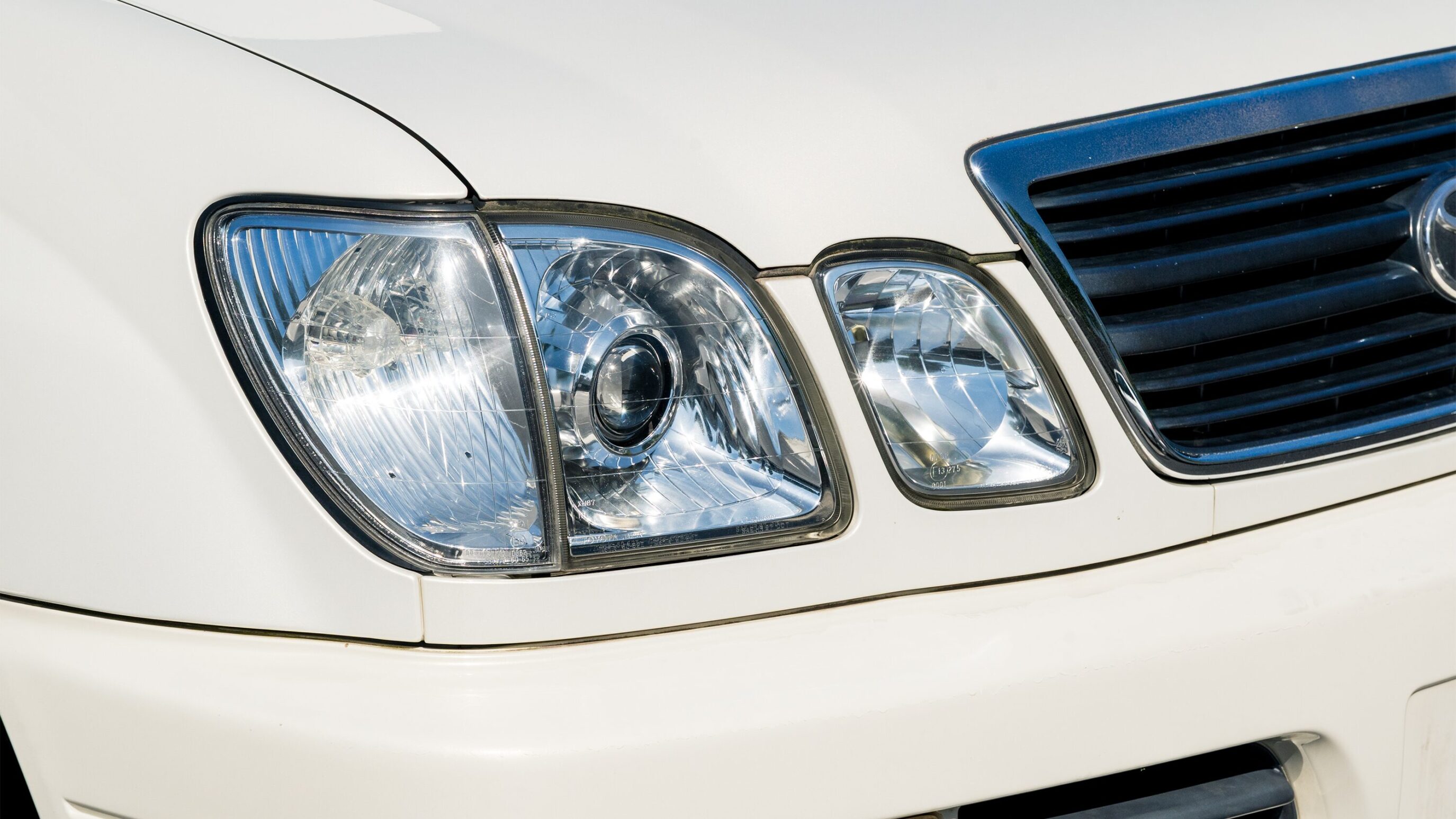 
								Toyota Land Cruiser Cygnus full									