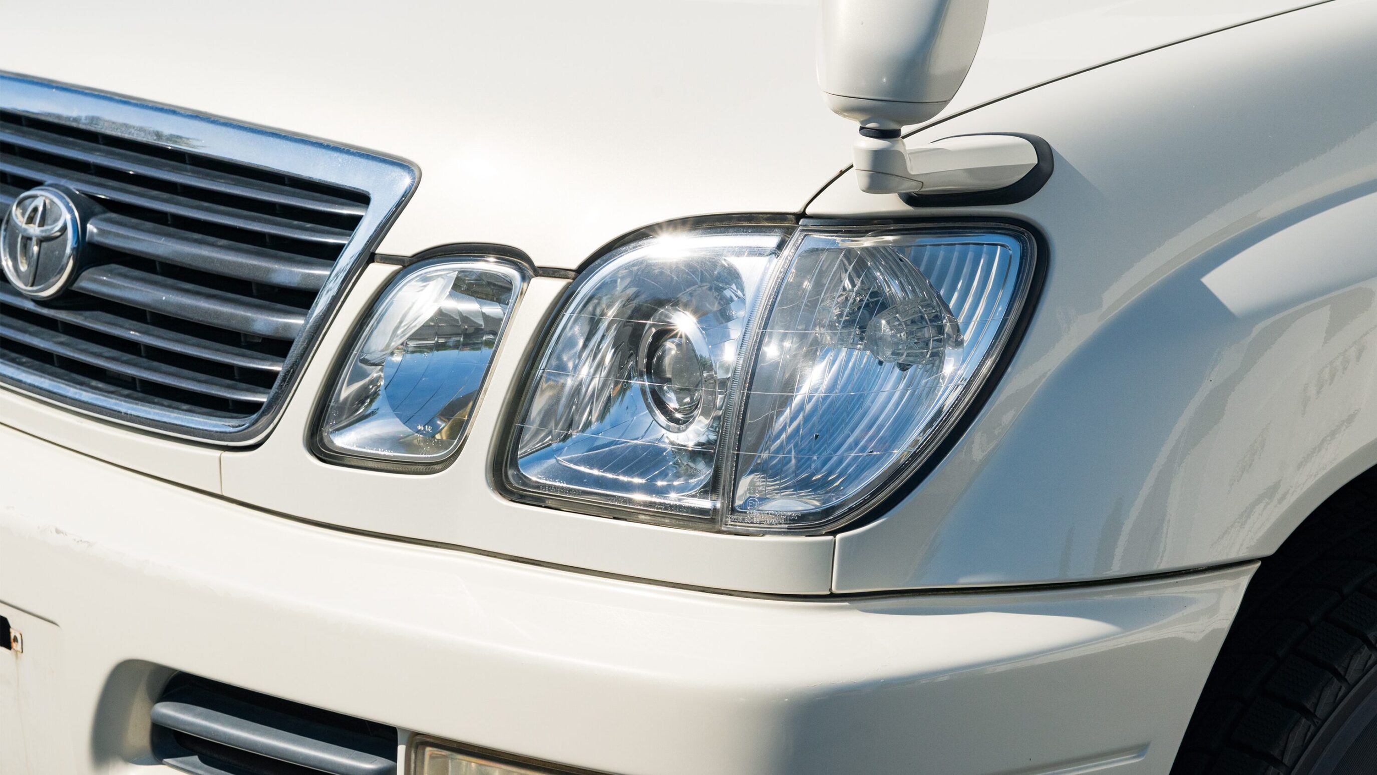 
								Toyota Land Cruiser Cygnus full									