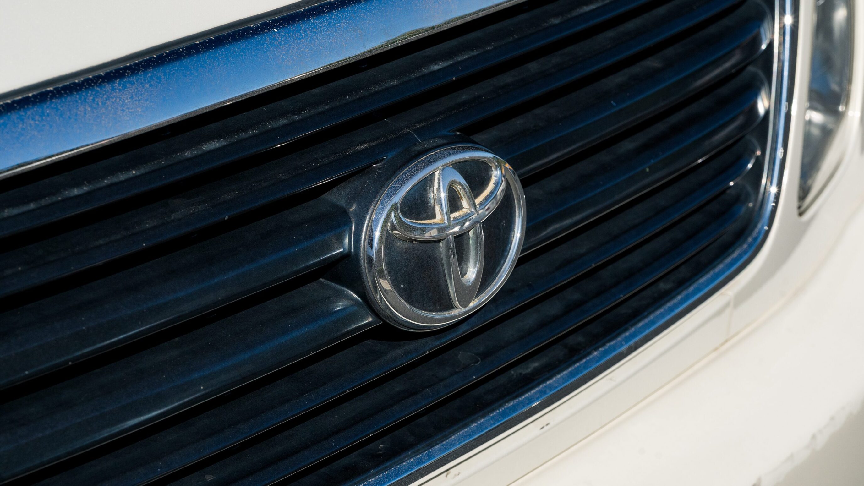 
								Toyota Land Cruiser Cygnus full									