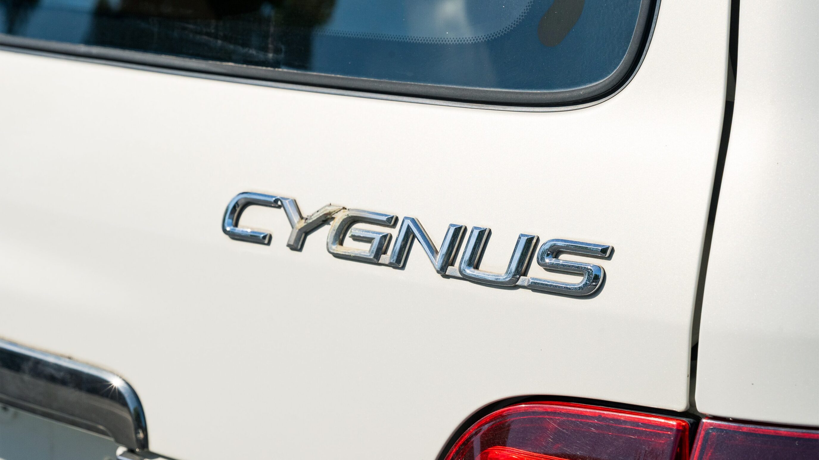
								Toyota Land Cruiser Cygnus full									