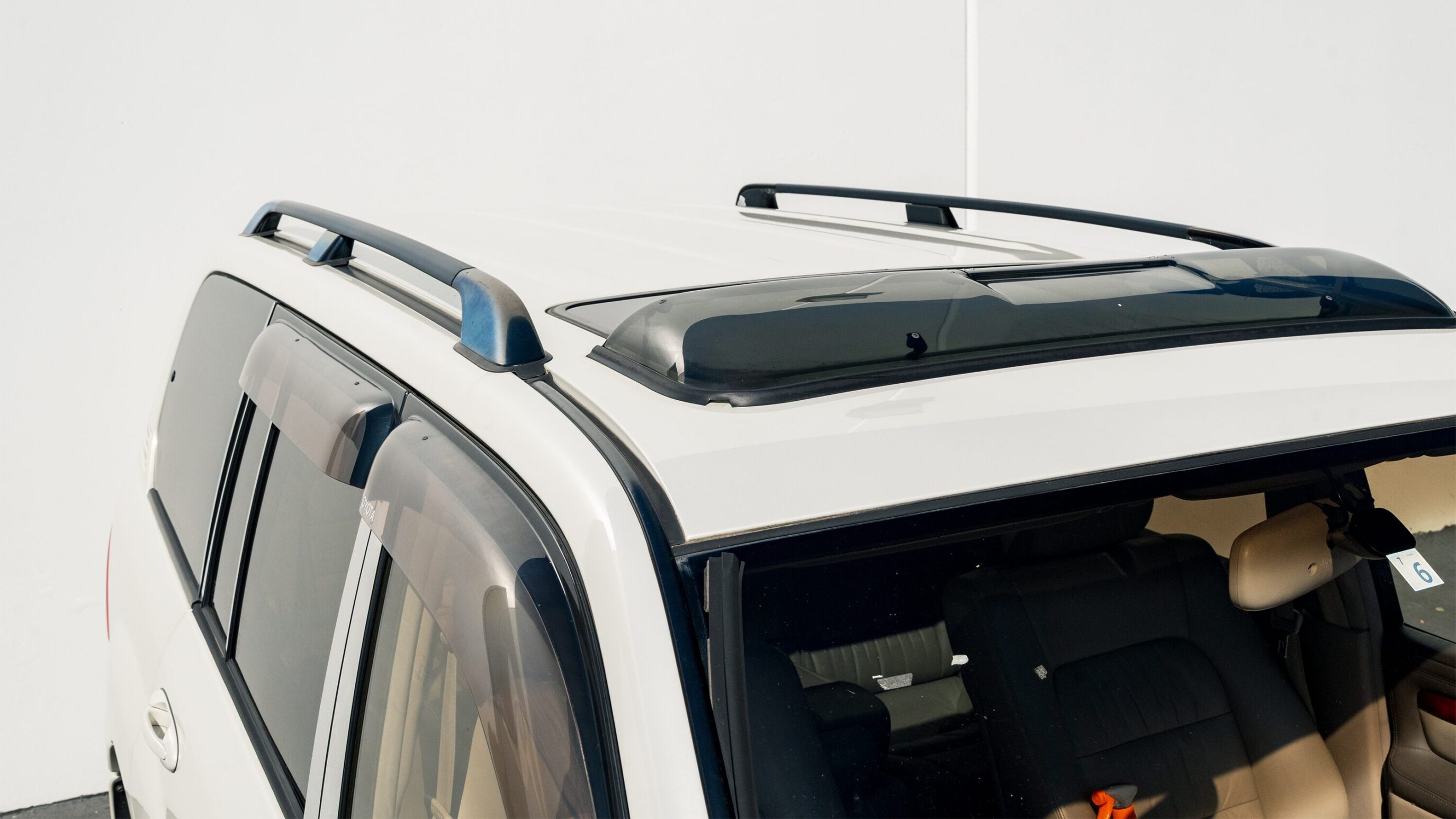 
								Toyota Land Cruiser Cygnus full									