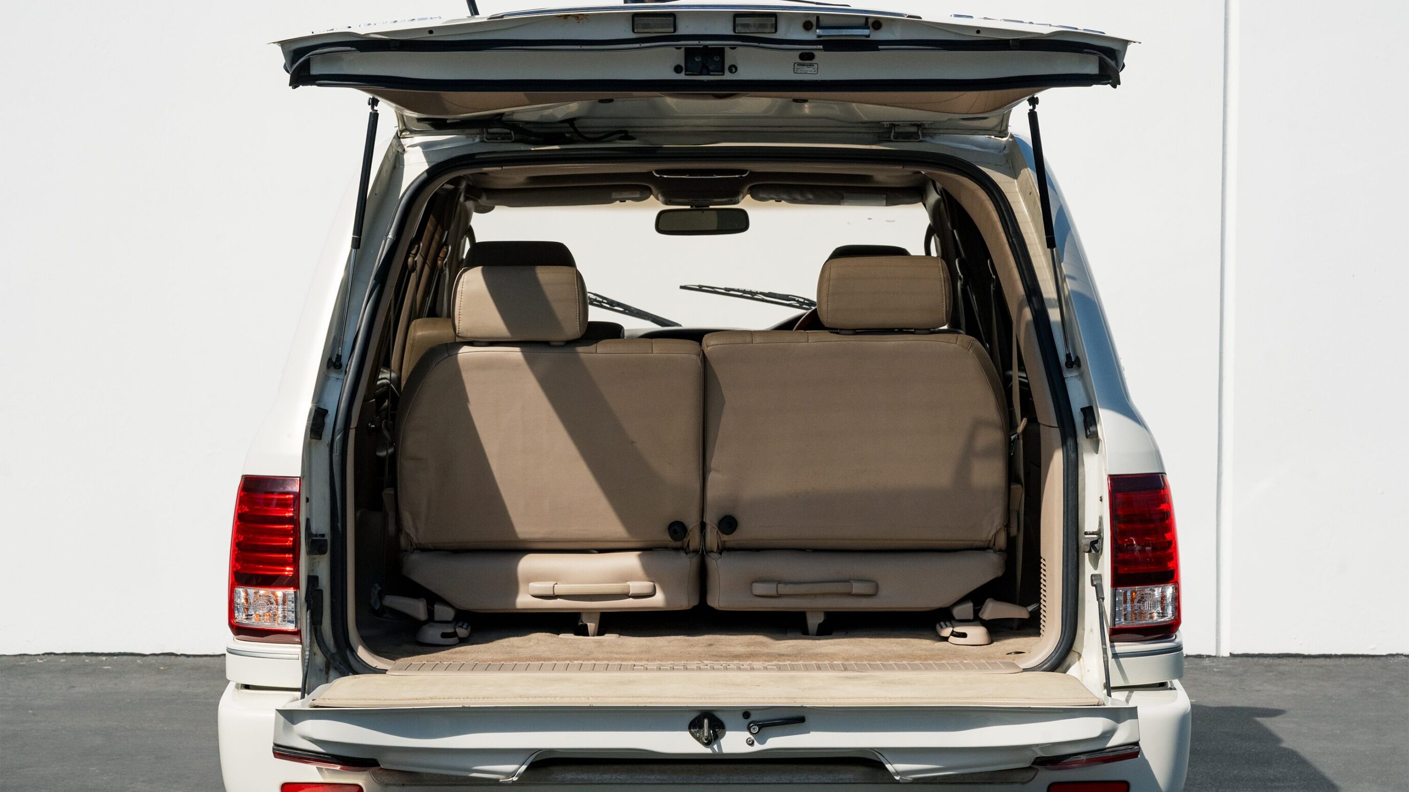 
								Toyota Land Cruiser Cygnus full									