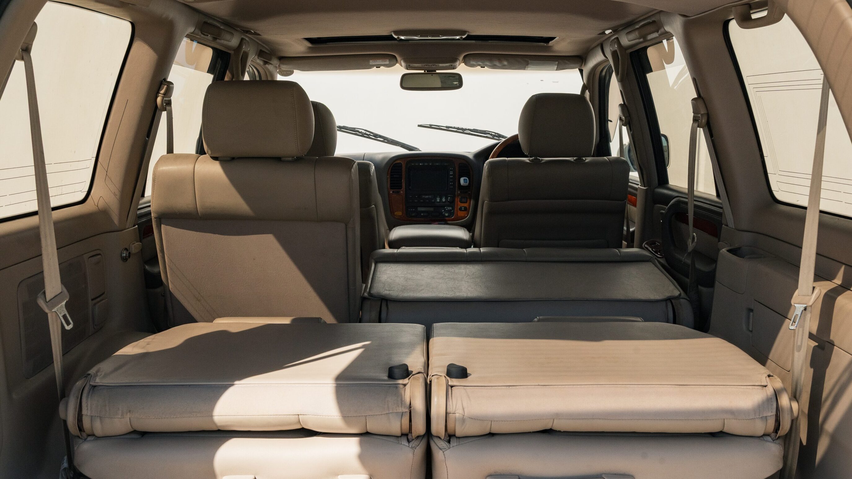 
								Toyota Land Cruiser Cygnus full									