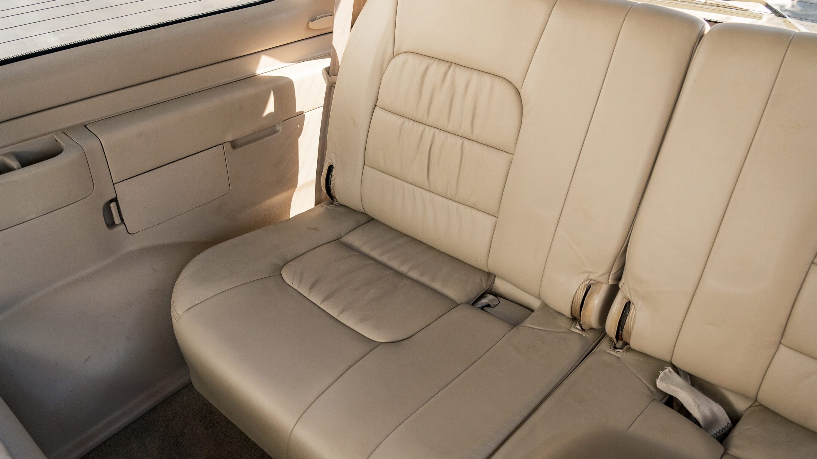 
								Toyota Land Cruiser Cygnus full									