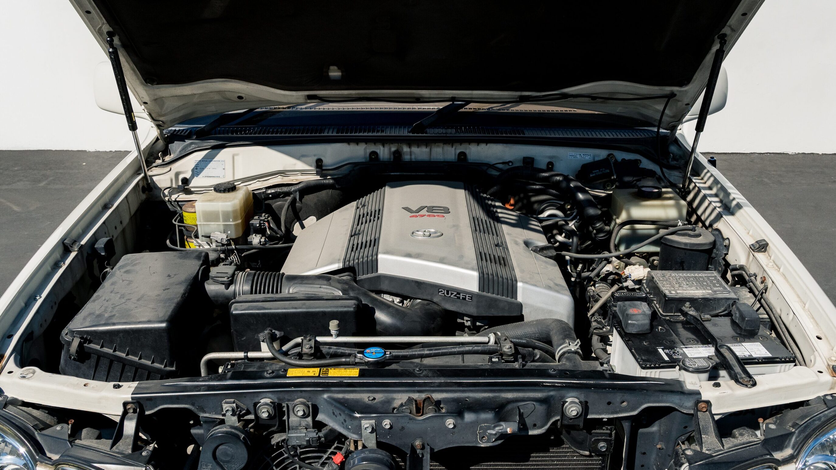 
								Toyota Land Cruiser Cygnus full									