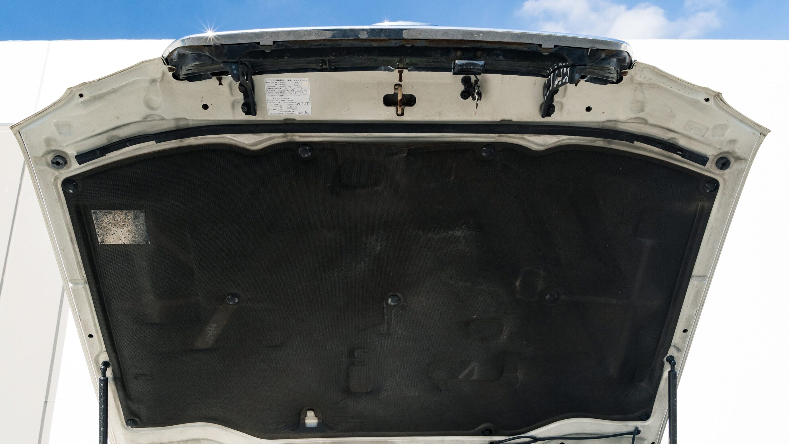 
								Toyota Land Cruiser Cygnus full									