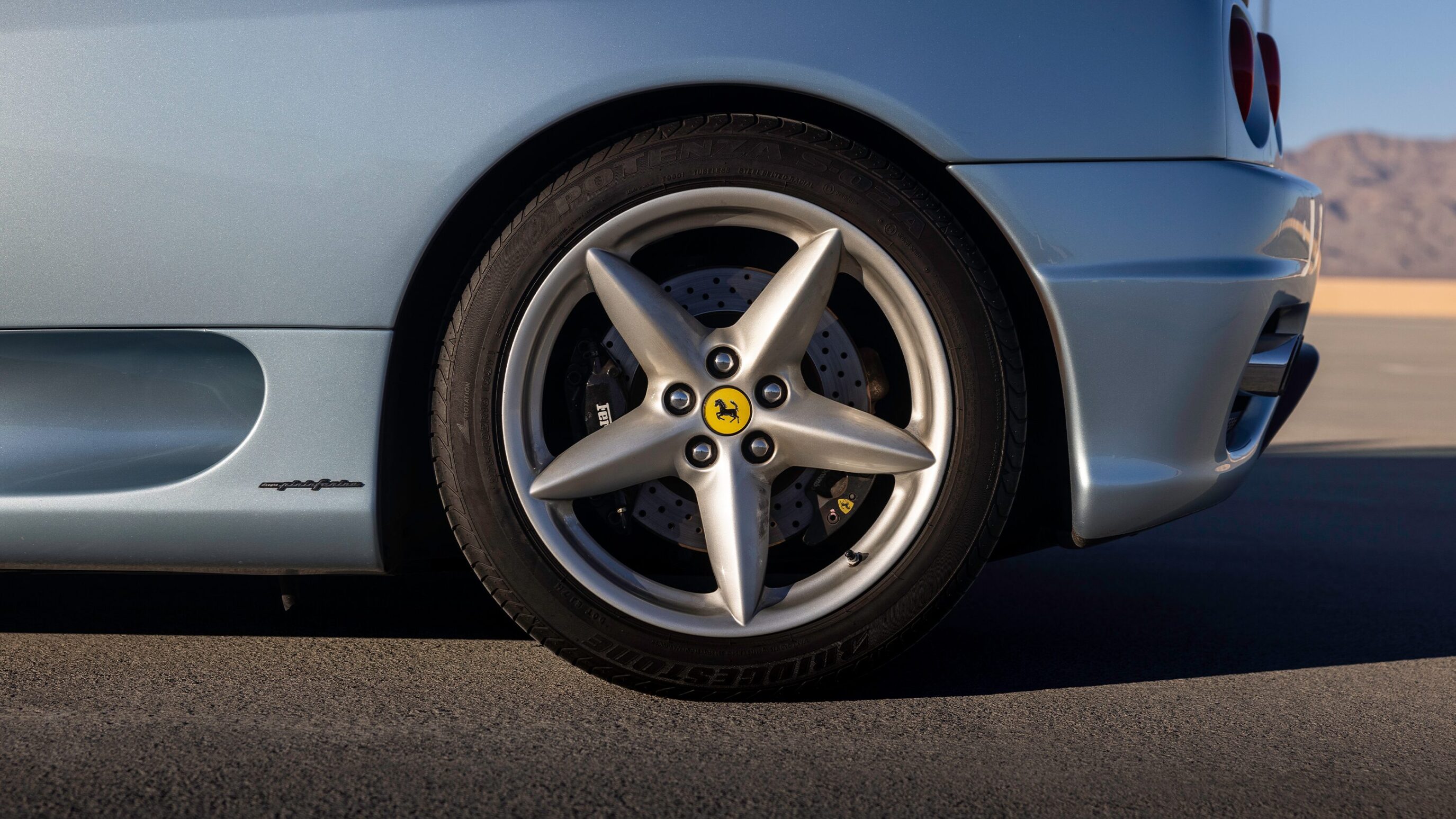 
								1999 Ferrari 360 Modena F1 Grigio Alloy full									