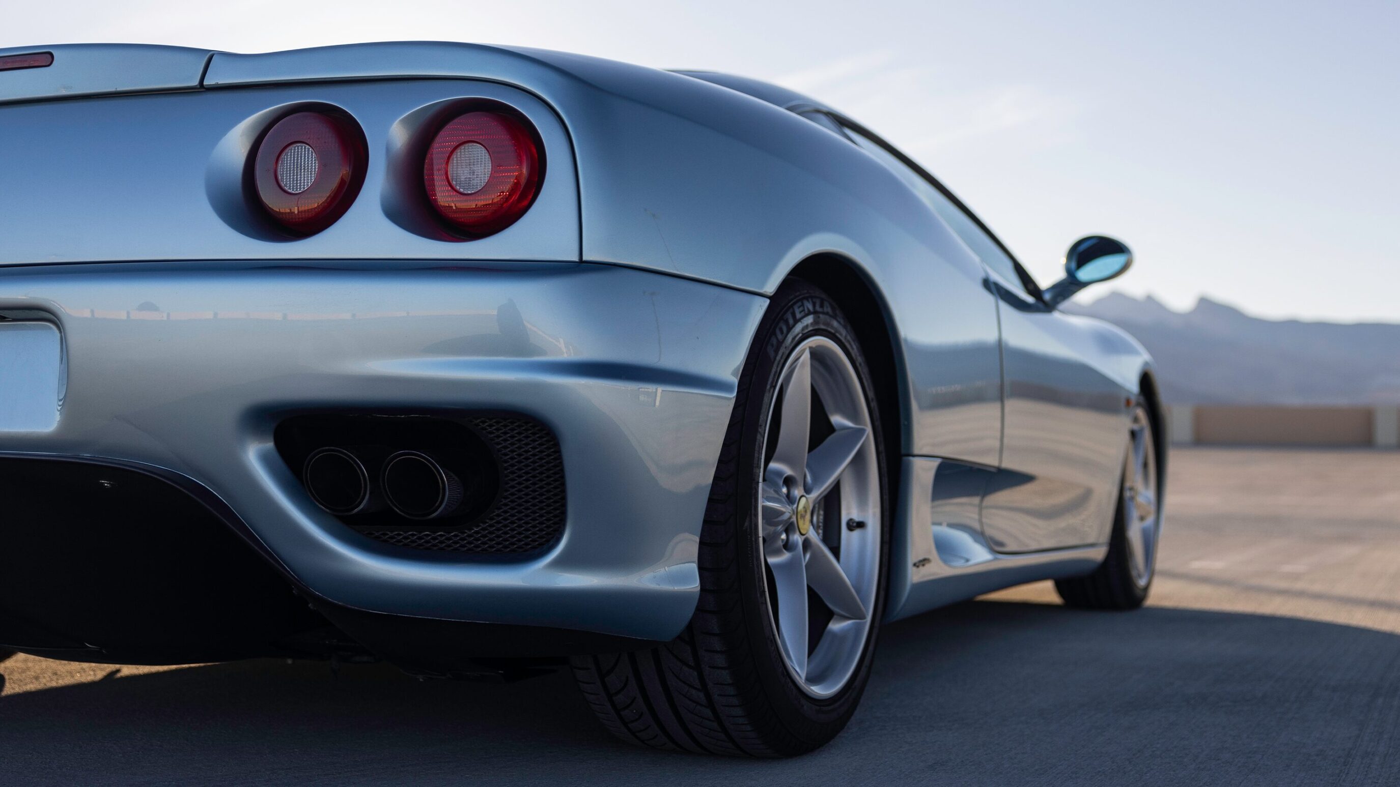 
								1999 Ferrari 360 Modena F1 Grigio Alloy full									