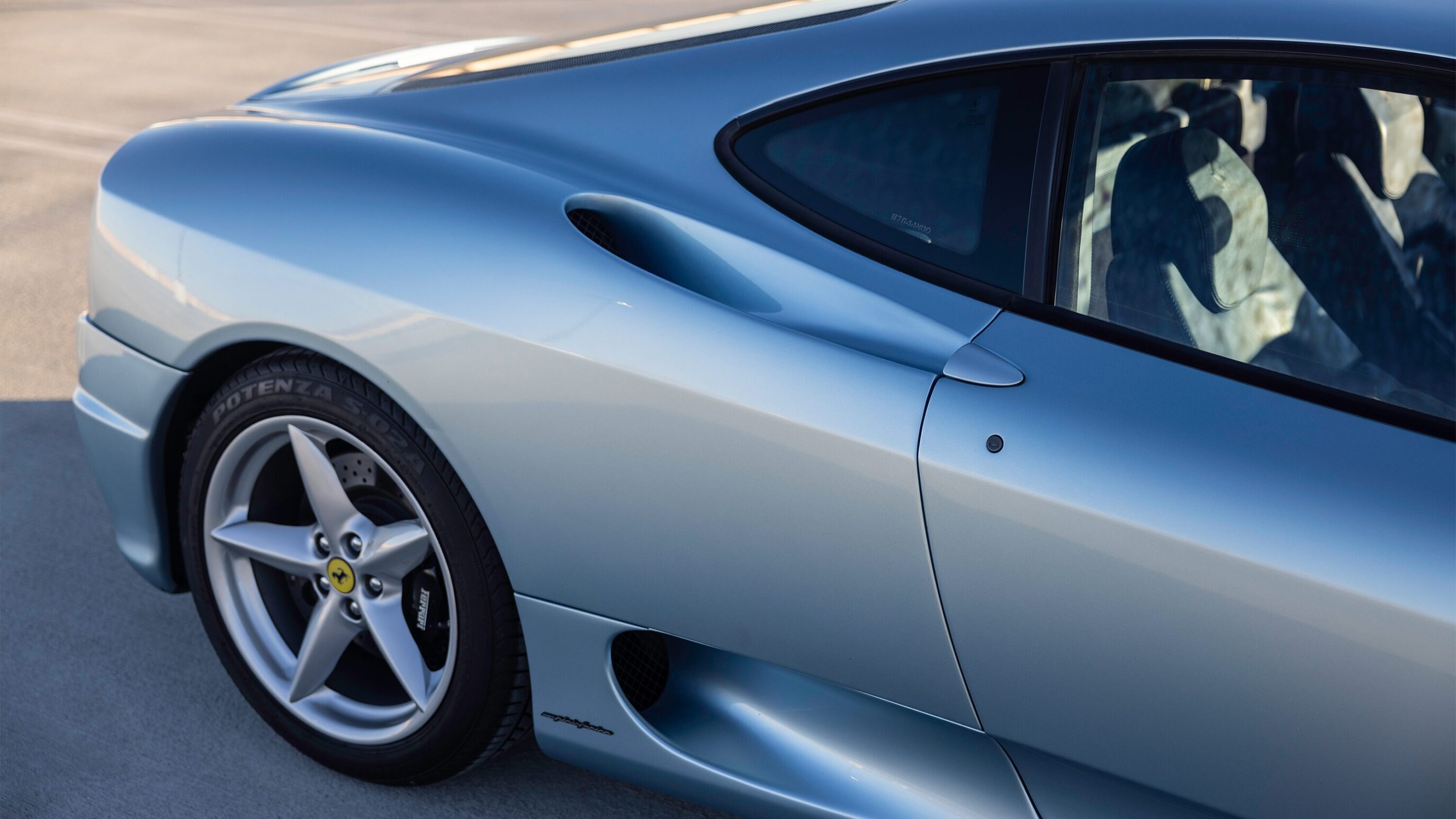 
								1999 Ferrari 360 Modena F1 Grigio Alloy full									