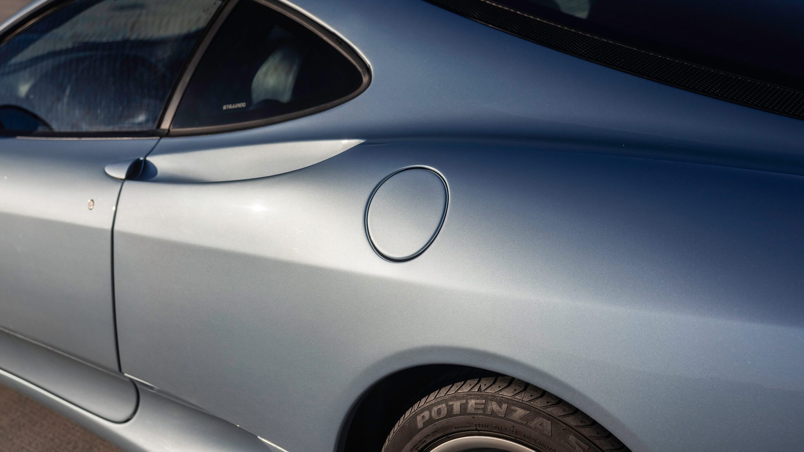 
								1999 Ferrari 360 Modena F1 Grigio Alloy full									