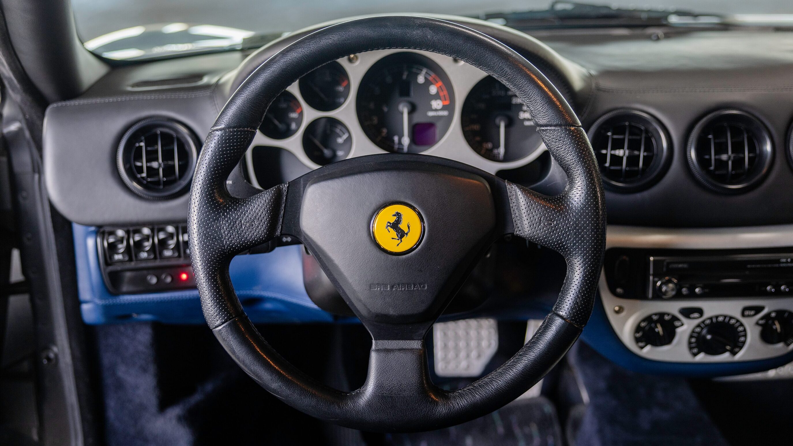 
								1999 Ferrari 360 Modena F1 Grigio Alloy full									