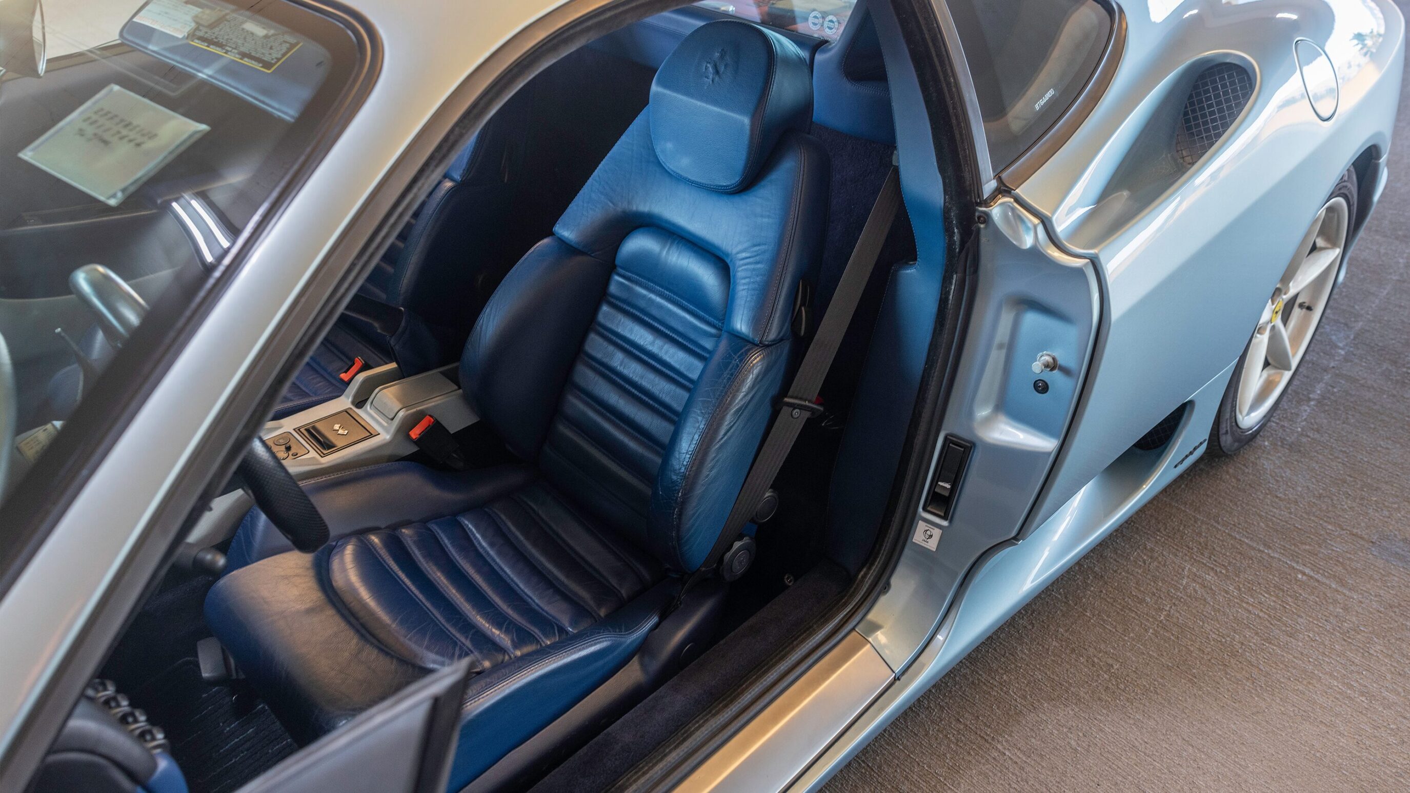 
								1999 Ferrari 360 Modena F1 Grigio Alloy full									