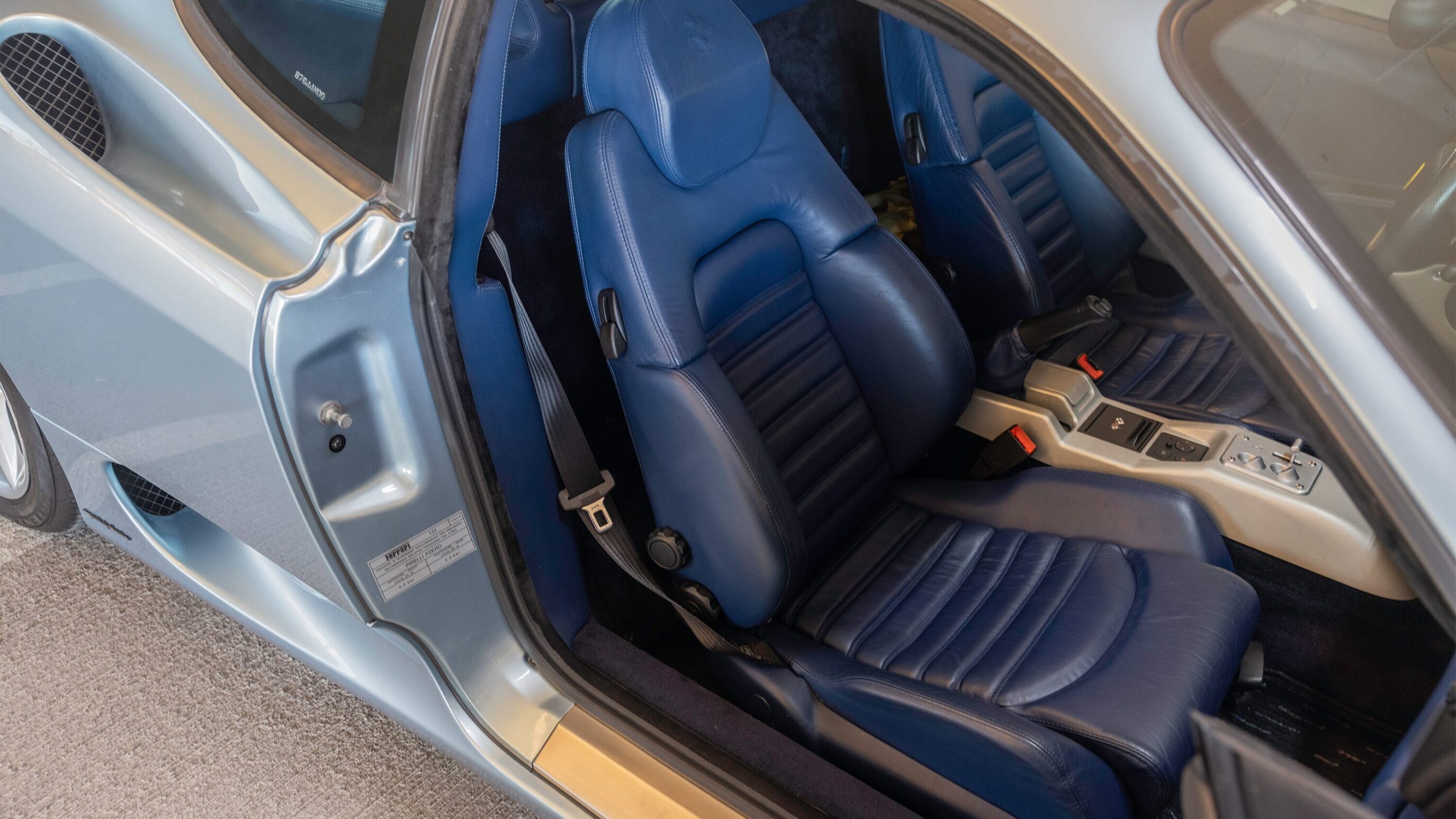 
								1999 Ferrari 360 Modena F1 Grigio Alloy full									