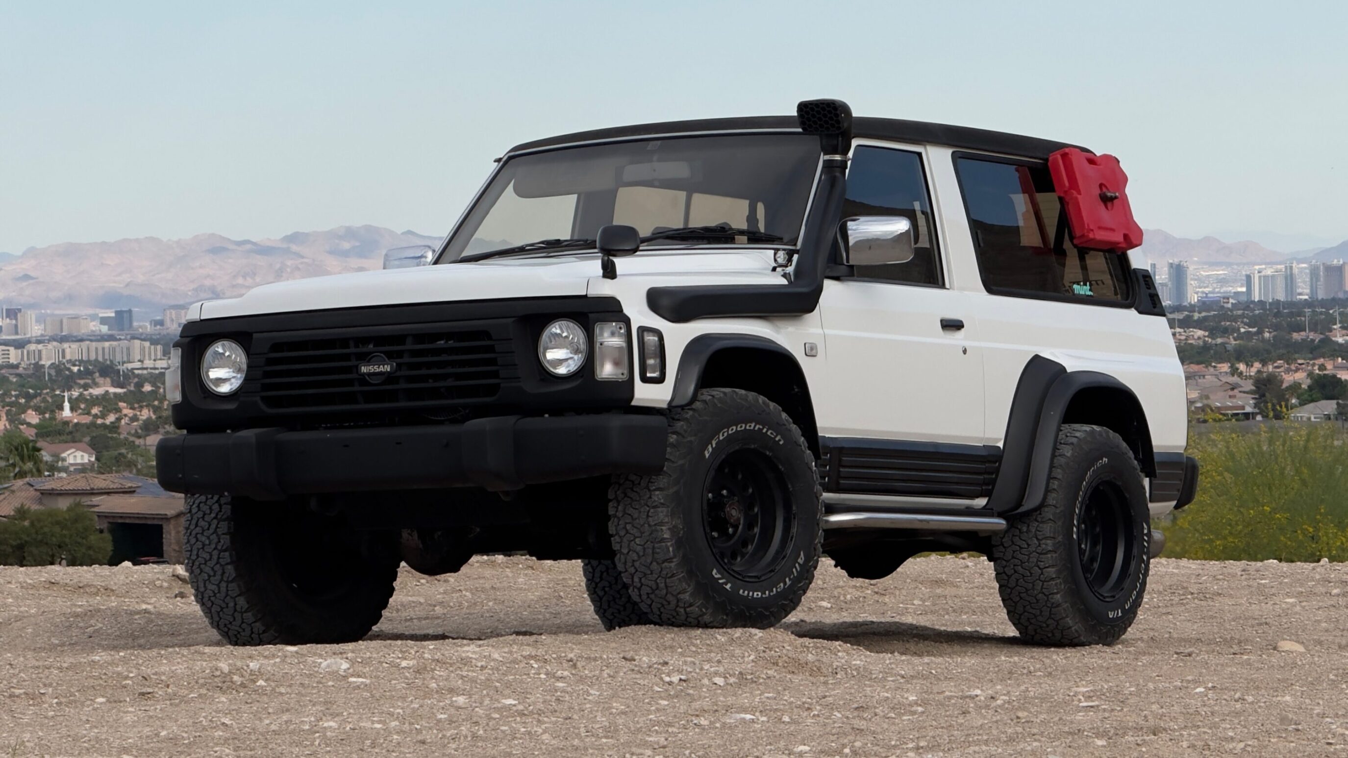 1996 Nissan Safari Granroad 3-Door White